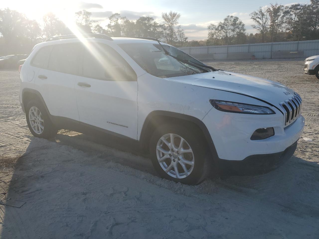 2016 Jeep Grand Cherokee VIN 1C4PJLAB5GW281832 Copart auction photo, top/roof / front end damage thumbnail 4
