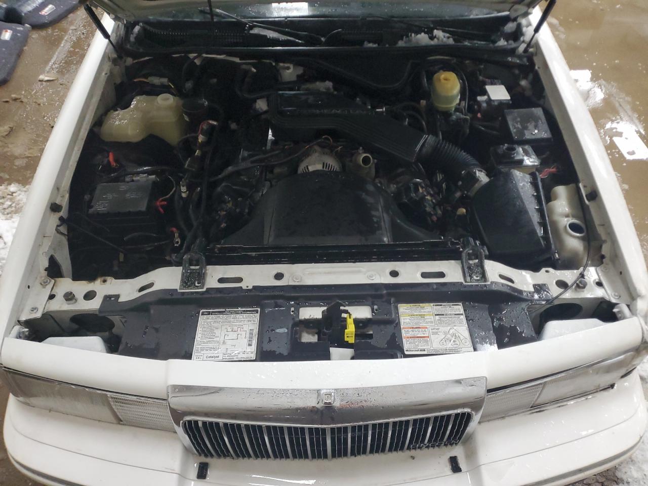 1994 Lincoln Town Car VIN 1LNLM82W9RY687636 Copart auction photo, mechanical / front end damage thumbnail 11