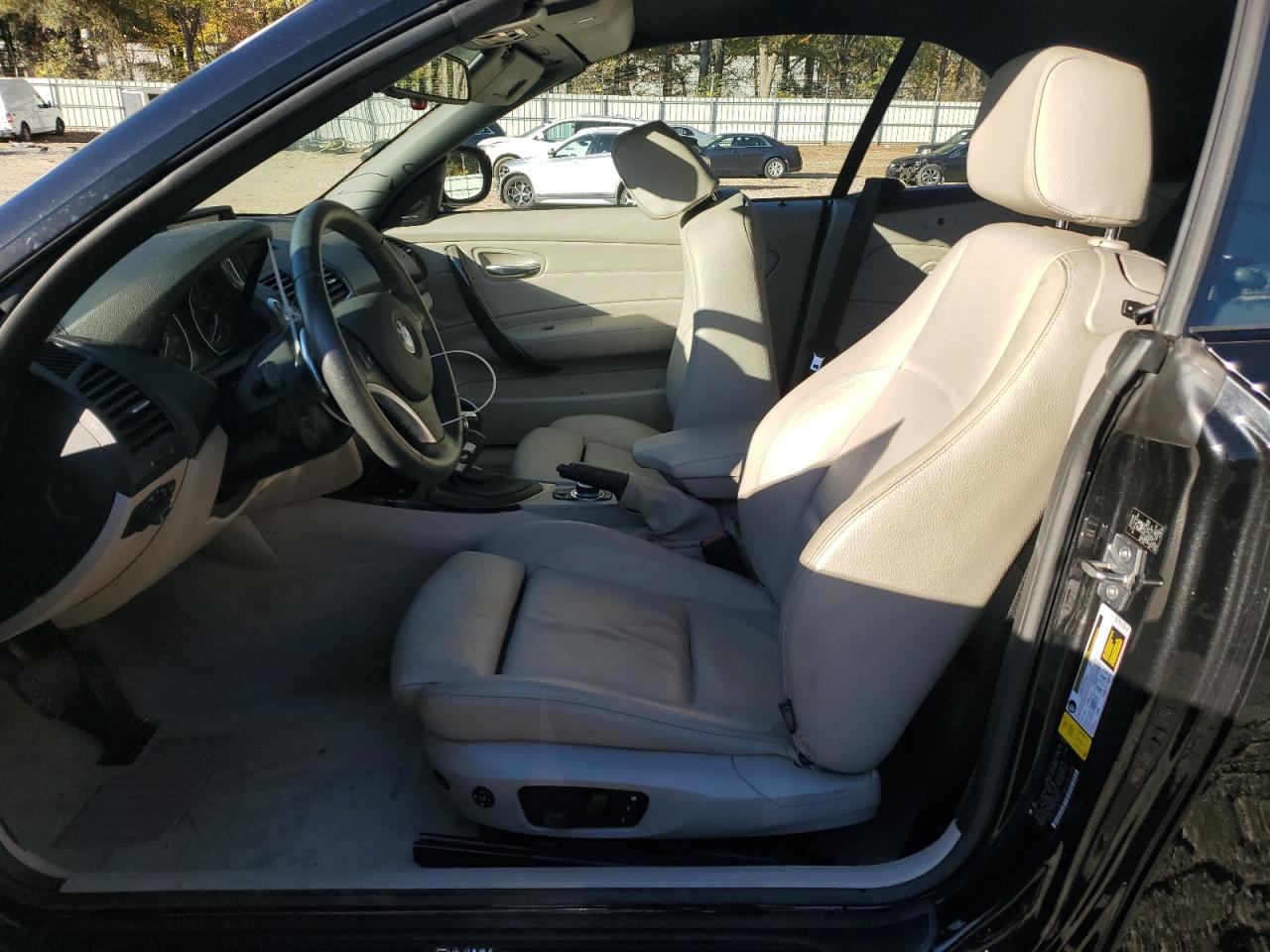 2011 BMW 1er VIN WBAUN1C50BVH83486 Copart auction photo, all over damage thumbnail 7