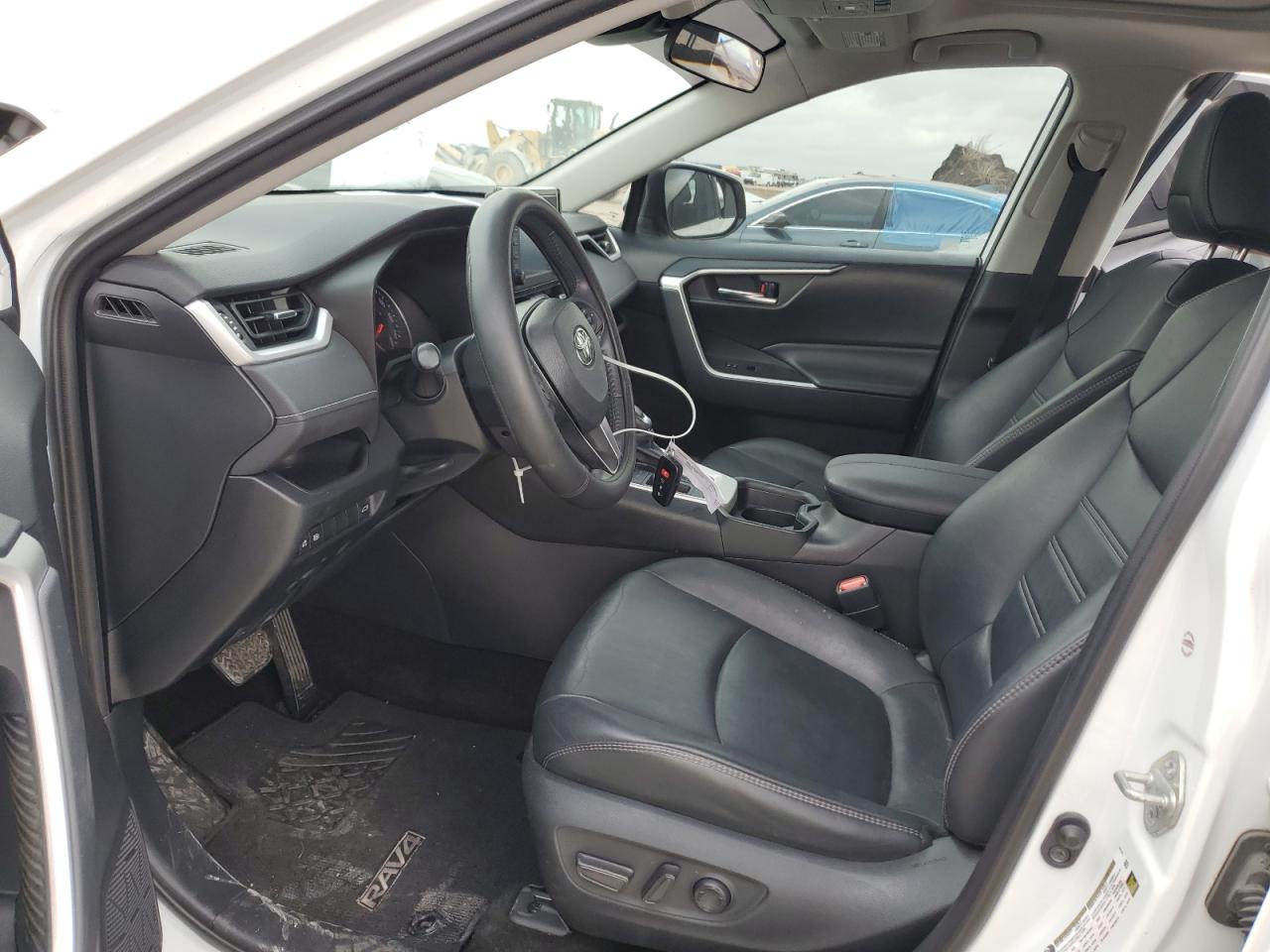 2019 Toyota RAV 4 VIN 2T3C1RFV9KW044627 Copart auction photo, front end damage thumbnail 7