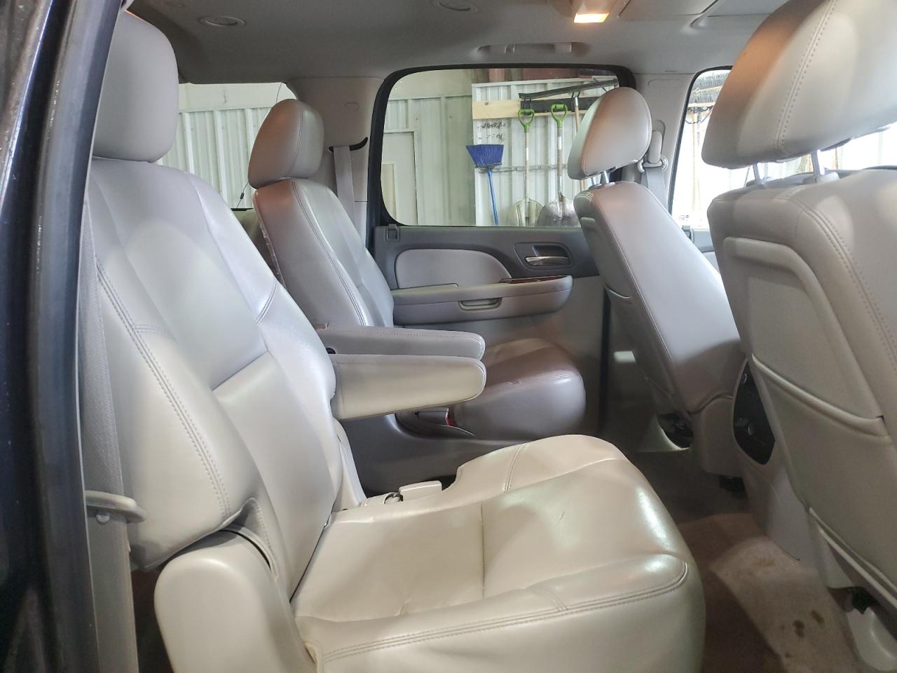 2011 Chevrolet Suburban VIN 1GNSKKE3XBR228210 Copart auction photo, front end damage thumbnail 11