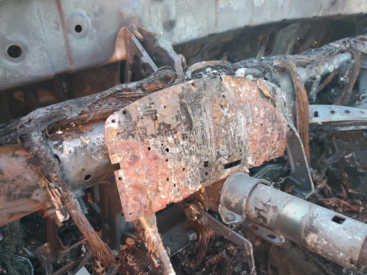 2018 Toyota Tacoma VIN 3TMCZ5ANXJM125192 Copart auction photo, burn damage thumbnail 9