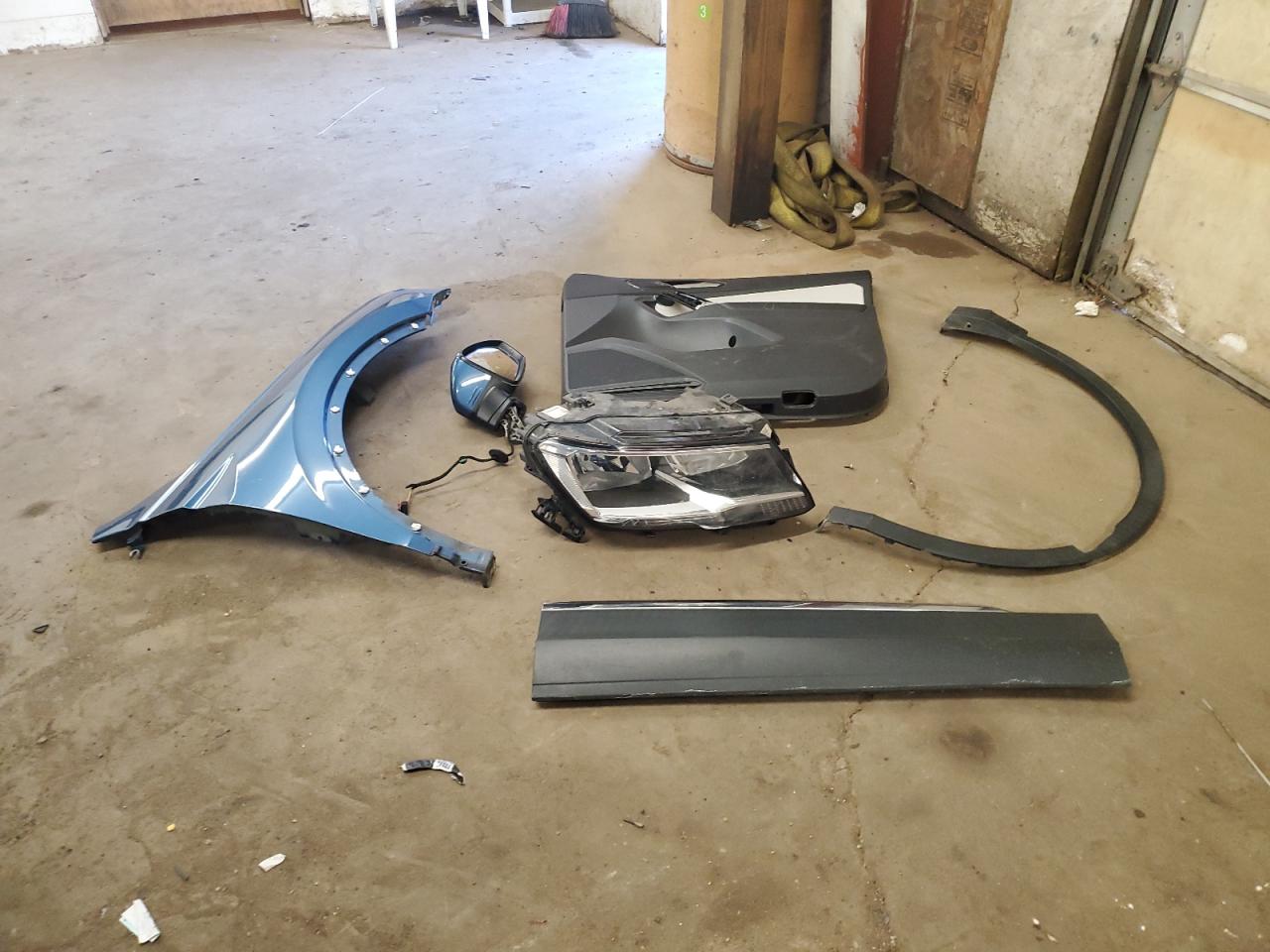 2018 Volkswagen Tiguan VIN 3VV2B7AX3JM040872 Copart auction photo, front end damage thumbnail 13