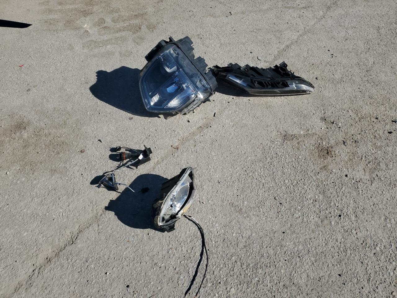 2020 Hyundai Santa Fe VIN 5NMS33AD5LH176498 Copart auction photo, front end damage thumbnail 13