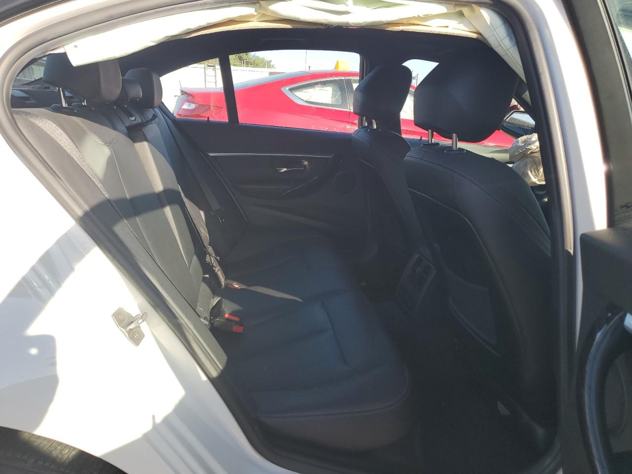 2016 BMW 3er VIN WBA8E3G56GNU01098 Copart auction photo, front end / minor dent/scratches damage thumbnail 10