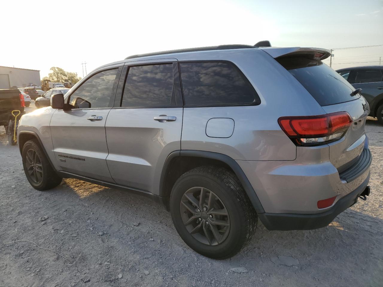 2017 Jeep Grand Cherokee VIN 1C4RJEAG5HC617014 Copart auction photo, hail / minor dent/scratches damage thumbnail 2