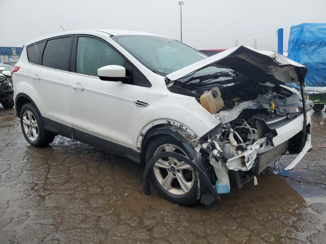 2016 Ford Escape VIN 1FMCU0GXXGUA33350 Copart auction photo, front end / side damage thumbnail 4