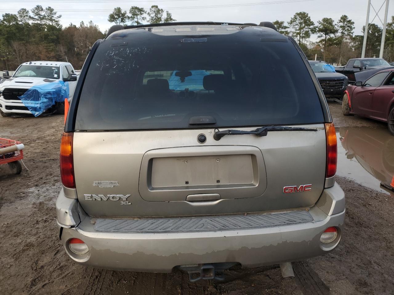 2003 GMC Envoy VIN 1GKES16S136196907 Copart auction photo, front end damage thumbnail 6