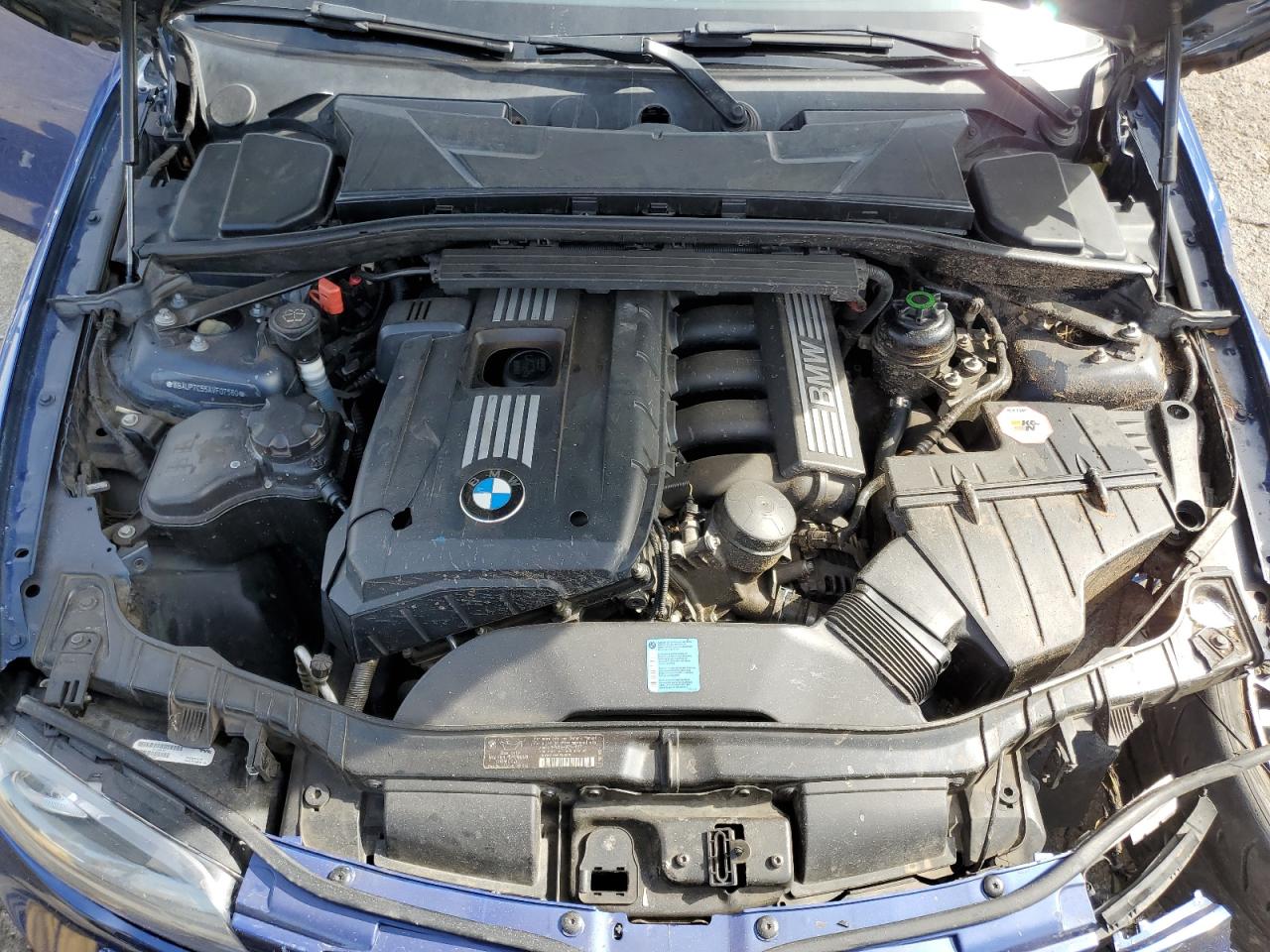 2010 BMW 1er VIN WBAUP7C55AVF07560 Copart auction photo, all over damage thumbnail 11