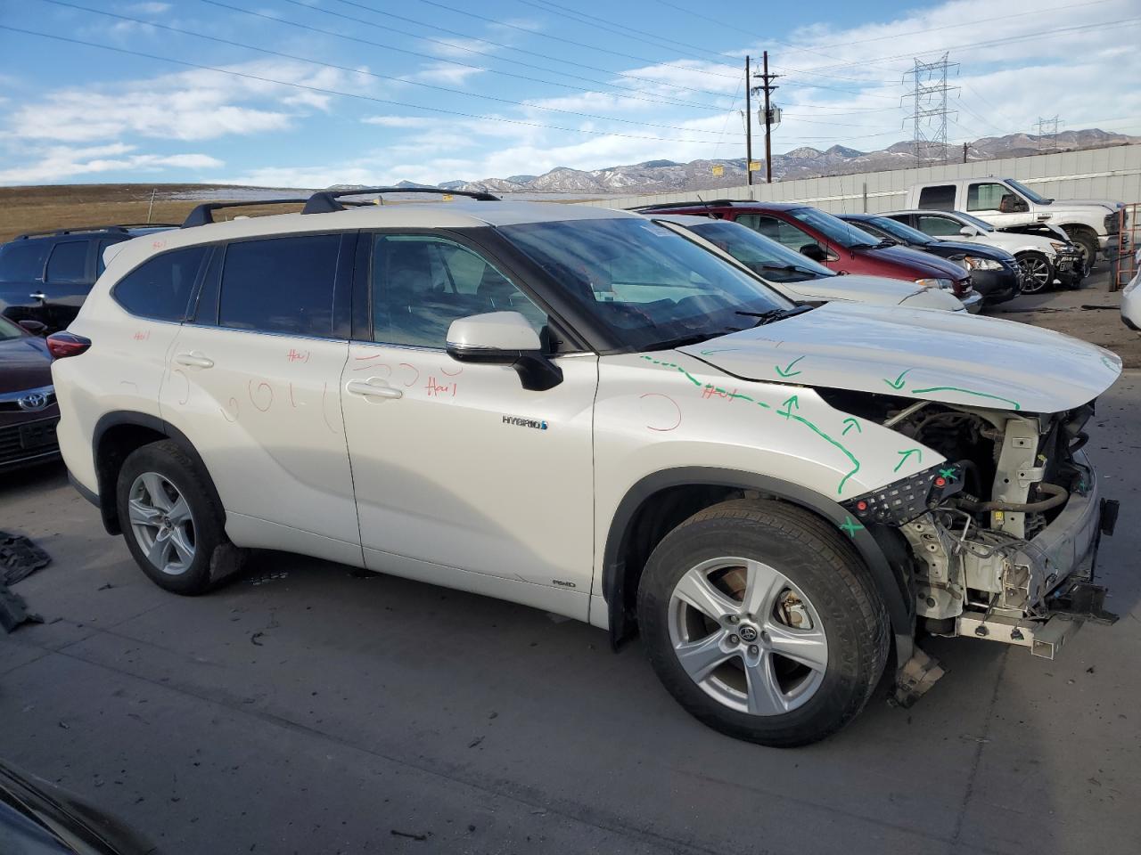 2021 Toyota Highlander VIN 5TDBBRCH4MS525932 Copart auction photo, front end / hail damage thumbnail 4