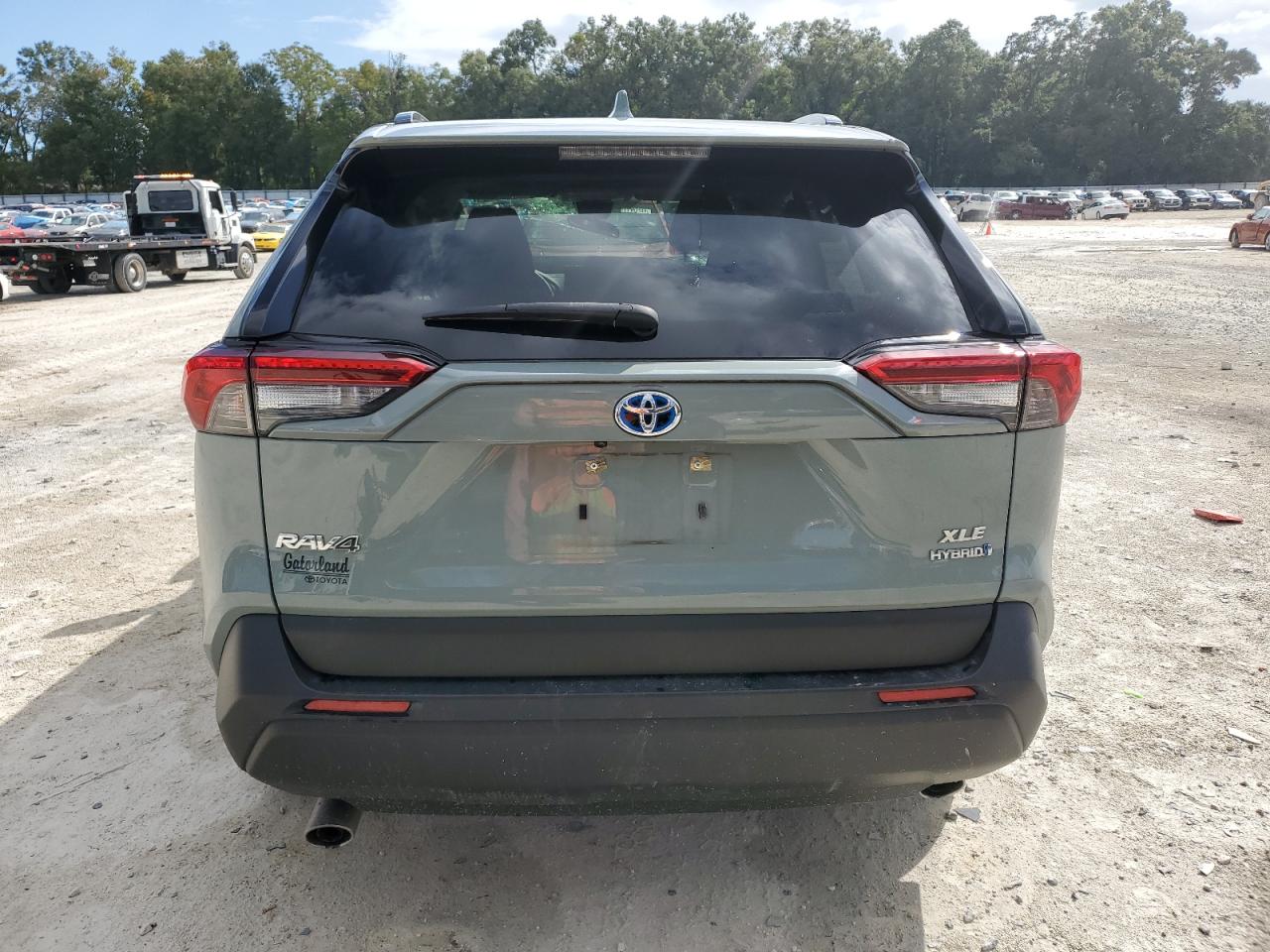 2022 Toyota RAV 4 VIN JTMB6RFV0ND063663 Copart auction photo, front end / side damage thumbnail 6