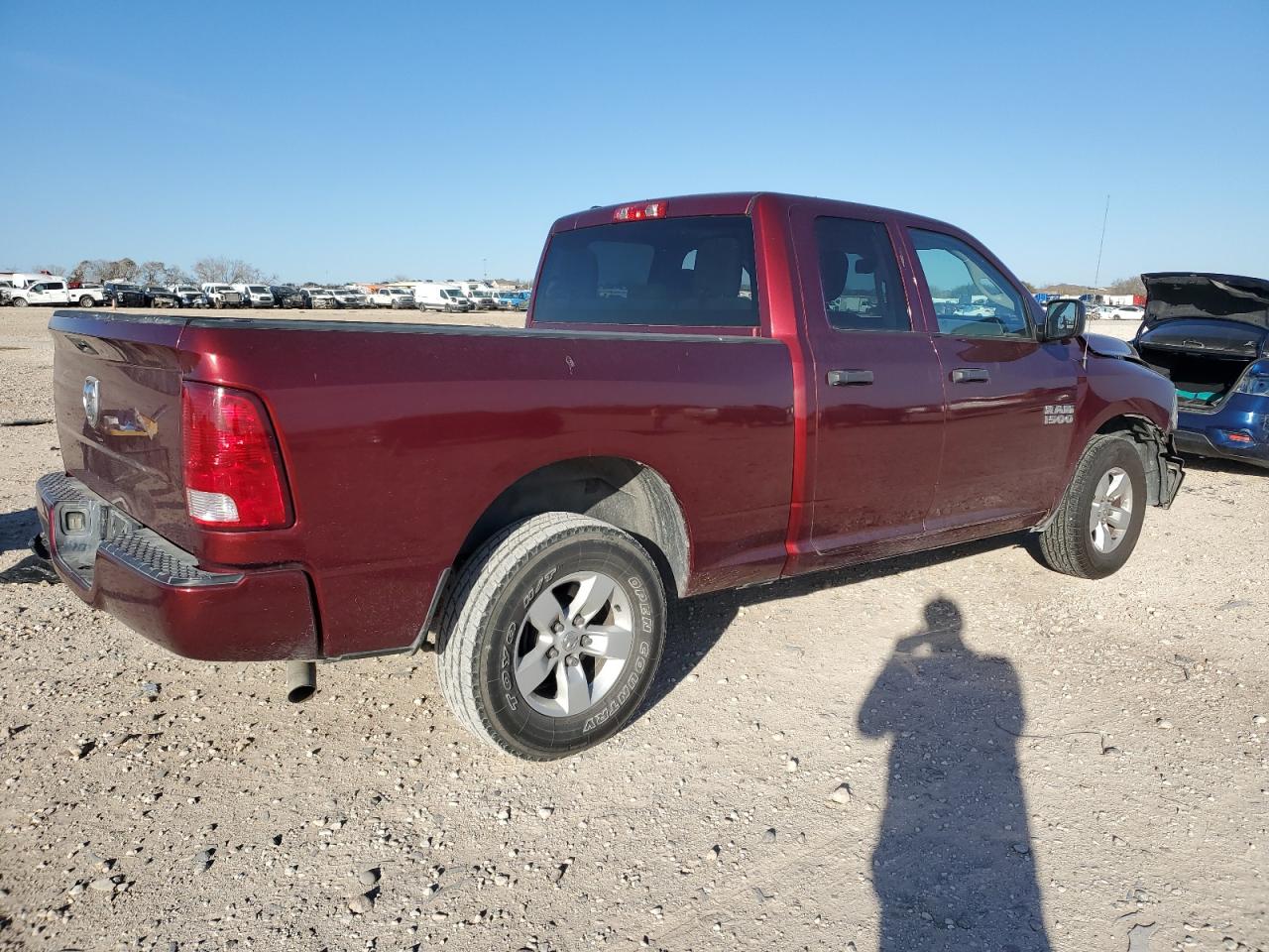 2018 RAM 1500 VIN 1C6RR6FG3JS330863 Copart auction photo, front end damage thumbnail 3