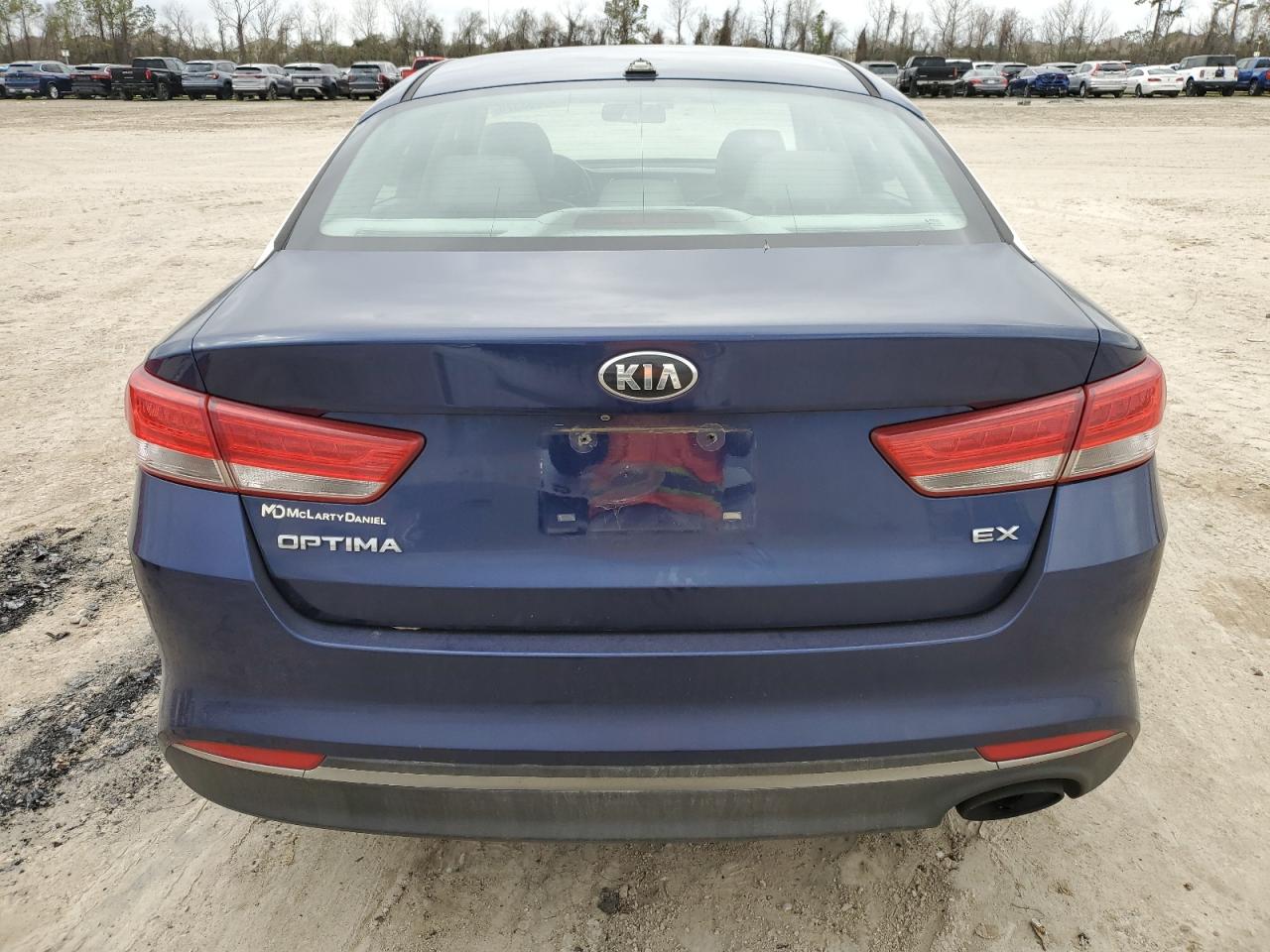 2016 KIA Optima VIN 5XXGU4L39GG016142 Copart auction photo, minor dent/scratches damage thumbnail 6