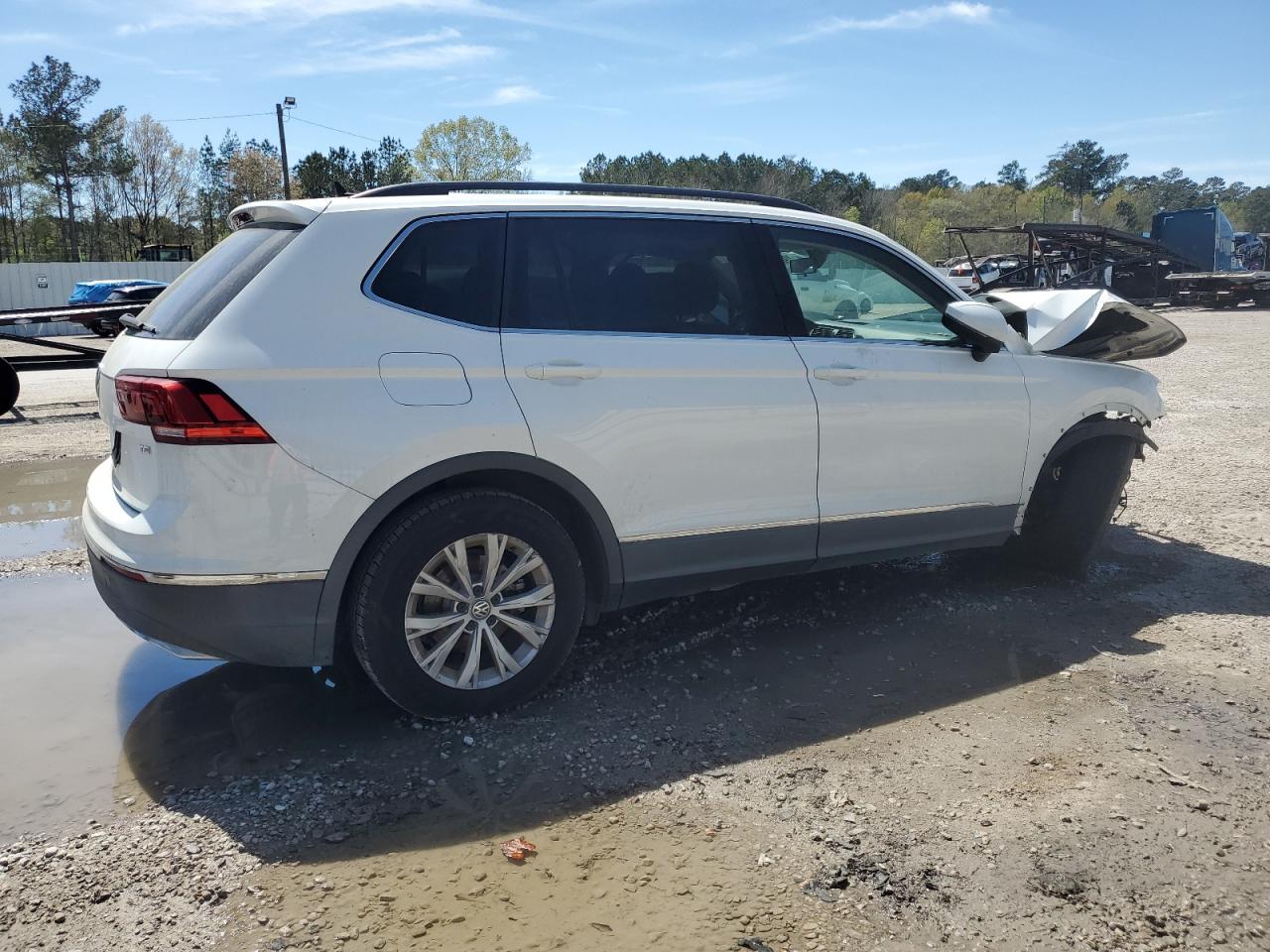 2018 Volkswagen Tiguan VIN 3VV3B7AX9JM167744 Copart auction photo, front end damage thumbnail 3