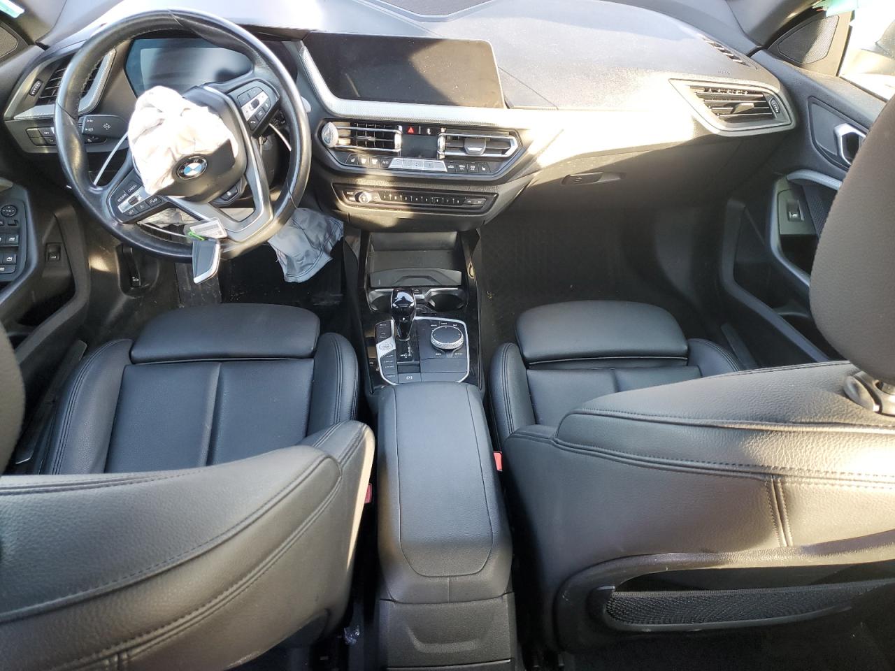 2022 BMW 2er VIN WBA73AK02N7K47993 Copart auction photo, undercarriage / minor dent/scratches damage thumbnail 8