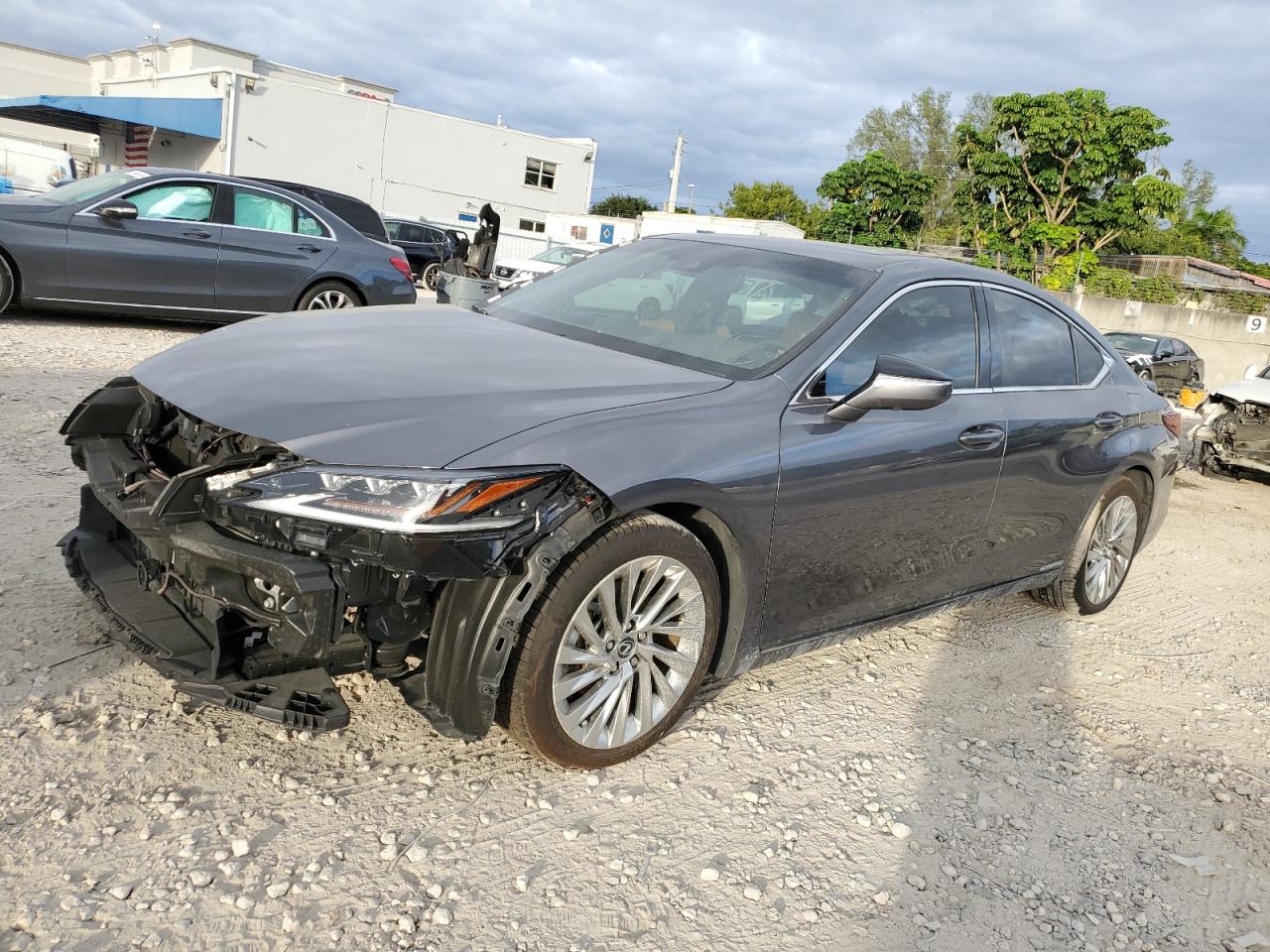 2021 Lexus ES VIN 58AFA1C13MU002880