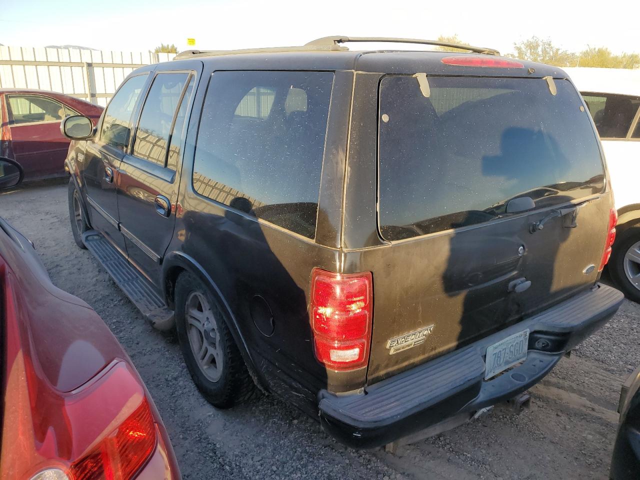 2002 Ford Expedition VIN 1FMRU15L52LA06653 Copart auction photo, front end / mechanical damage thumbnail 2