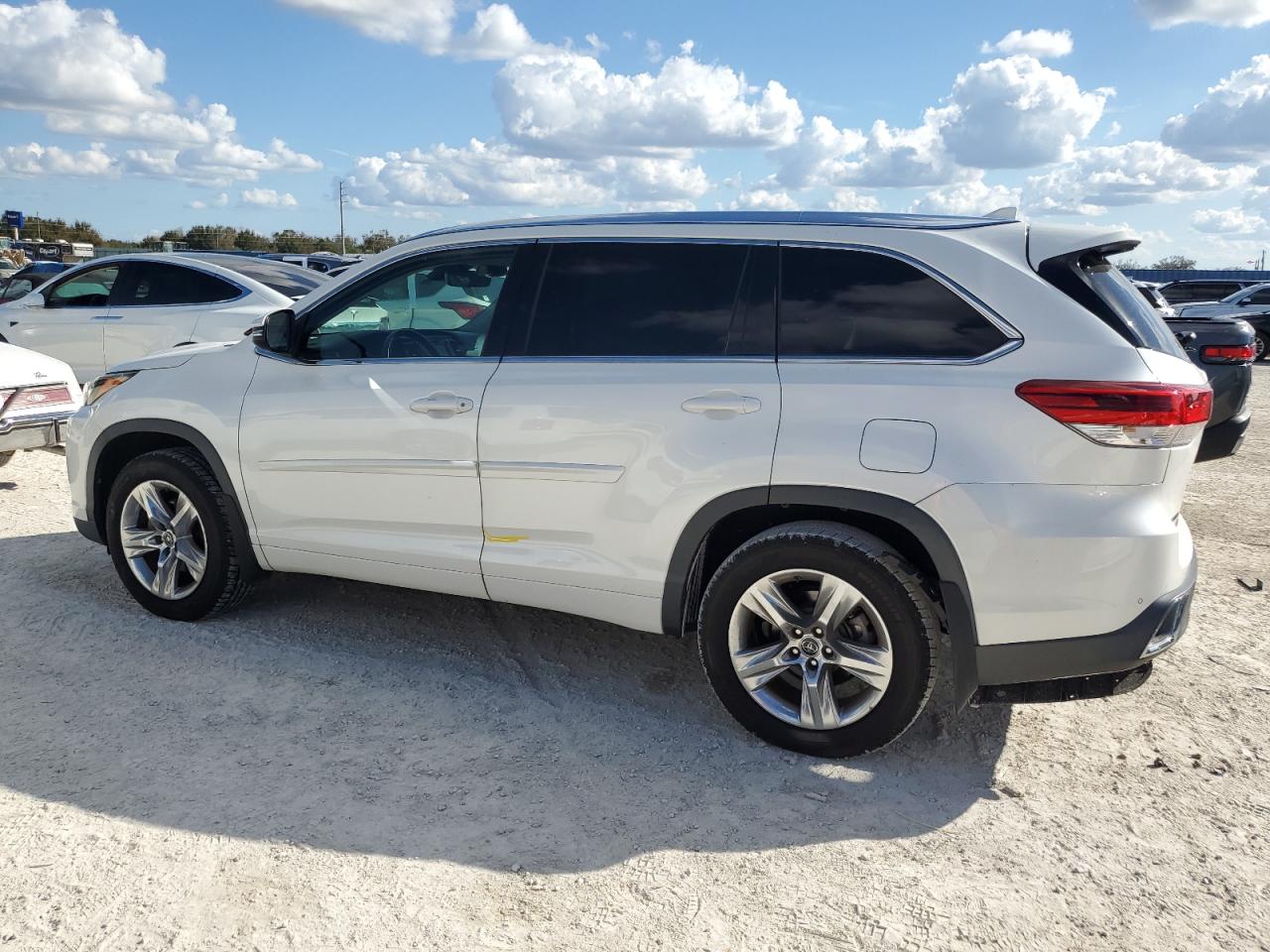 2019 Toyota Highlander VIN 5TDYZRFH3KS296514 Copart auction photo, water/flood damage thumbnail 2