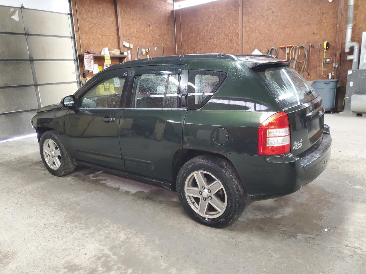 2010 Jeep Compass VIN 1J4NF4FB5AD589426 Copart auction photo, front end damage thumbnail 2