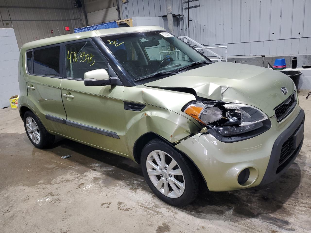 2013 KIA Soul VIN KNDJT2A66D7633643 Copart auction photo, front end / minor dent/scratches damage thumbnail 4