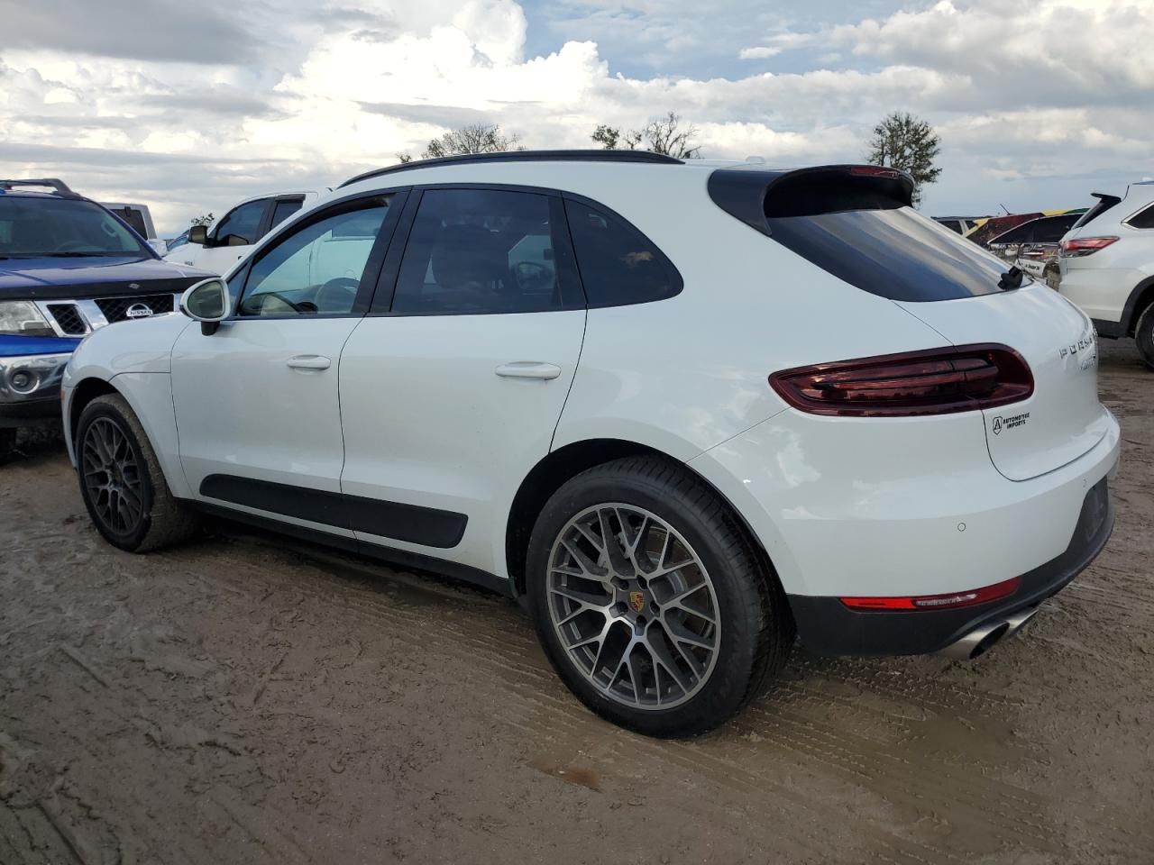 2016 Porsche Macan VIN WP1AB2A52GLB46444 Copart auction photo, water/flood damage thumbnail 2