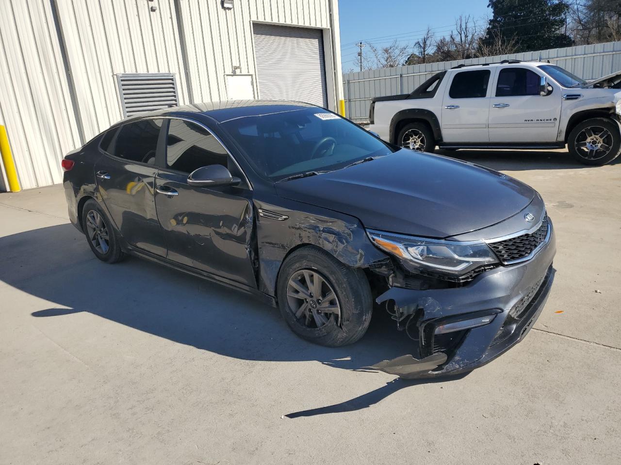 2019 KIA Optima VIN 5XXGT4L33KG304878 Copart auction photo, front end / side damage thumbnail 4