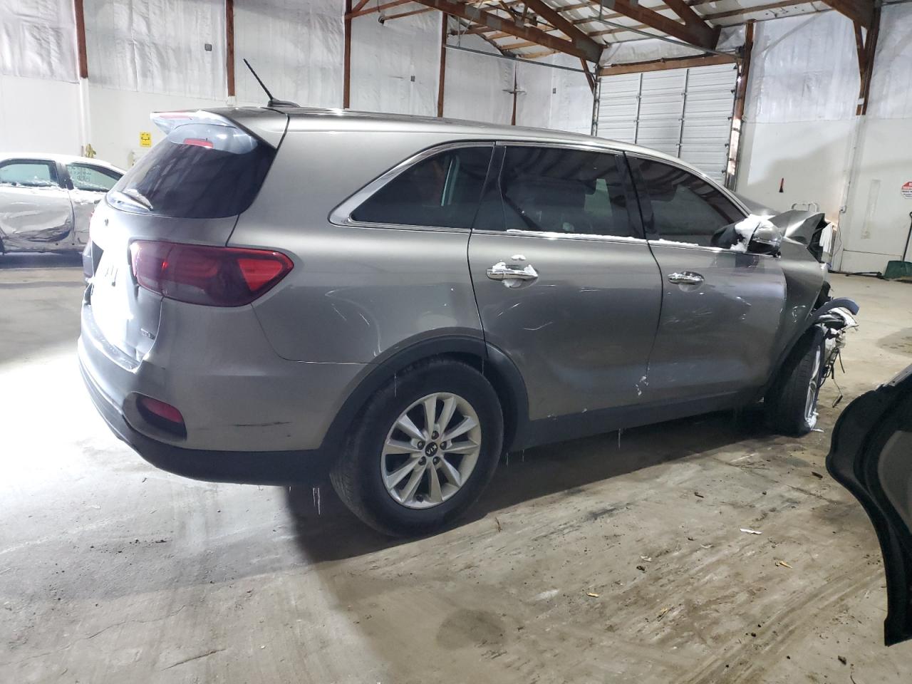 2019 KIA Sorento VIN 5XYPG4A36KG537544 Copart auction photo, front end / rear end damage thumbnail 3