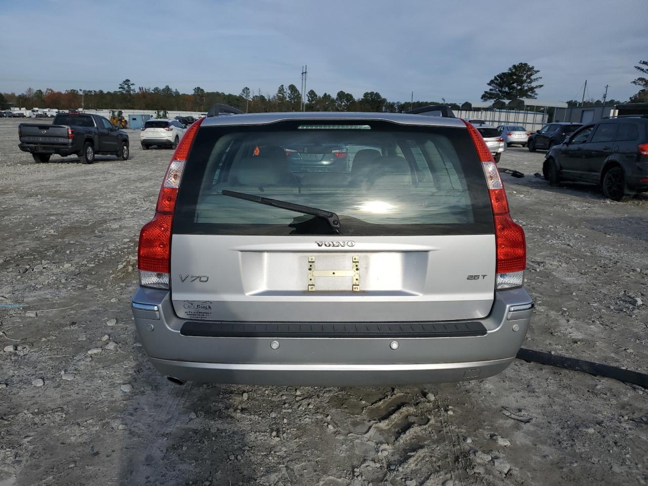 2006 Volvo V70 VIN YV1SW592X62587114 Copart auction photo, front end / minor dent/scratches damage thumbnail 6