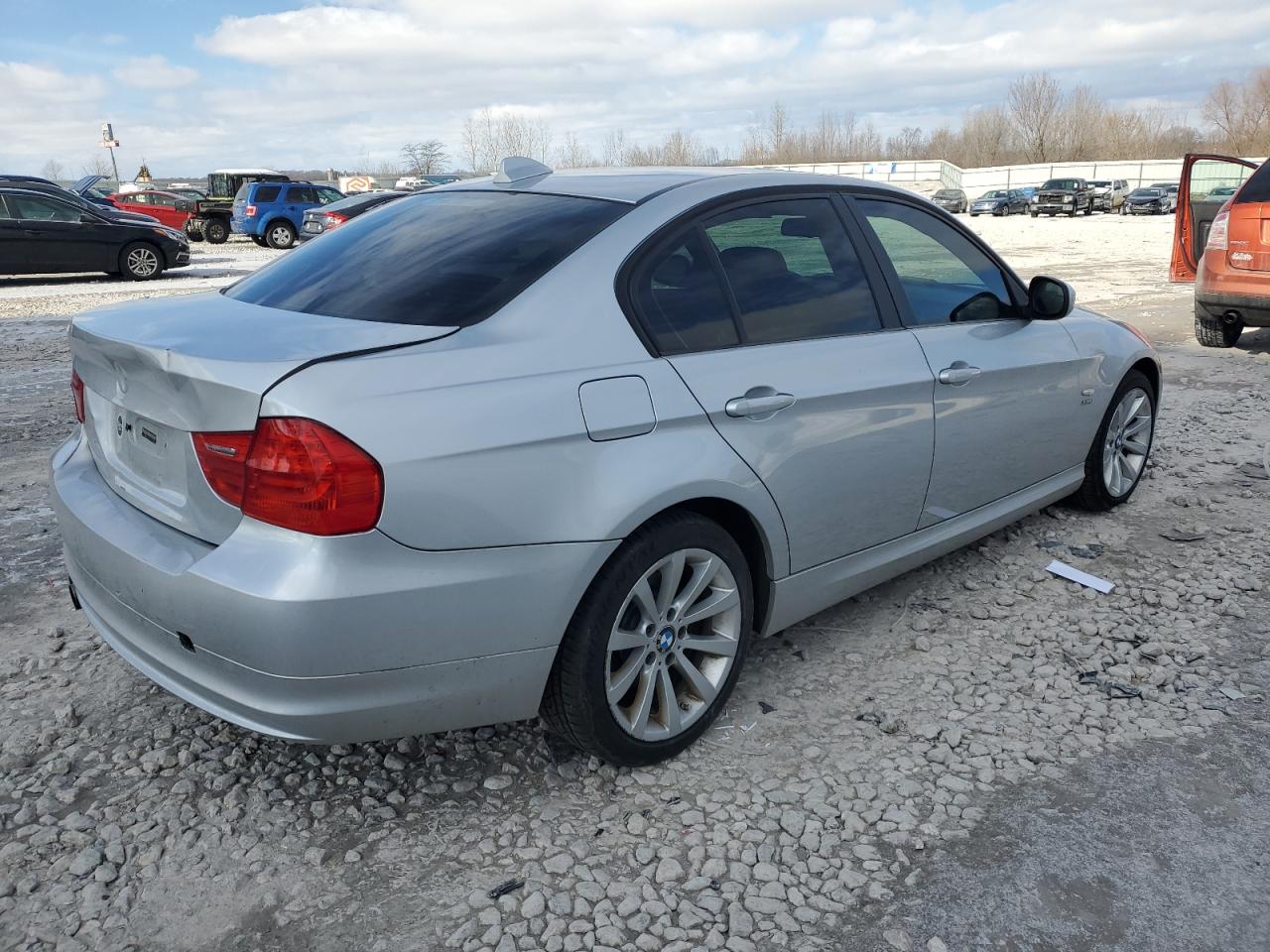 2011 BMW 3er VIN WBAPK7C58BA464155 Copart auction photo, rear end damage thumbnail 3