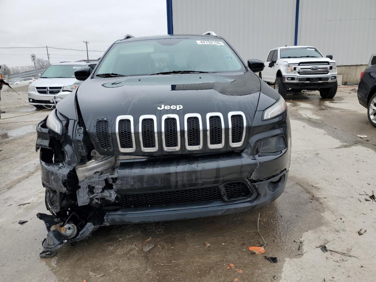 2014 Jeep Grand Cherokee VIN 1C4PJMCS2EW164046 Copart auction photo, front end damage thumbnail 5