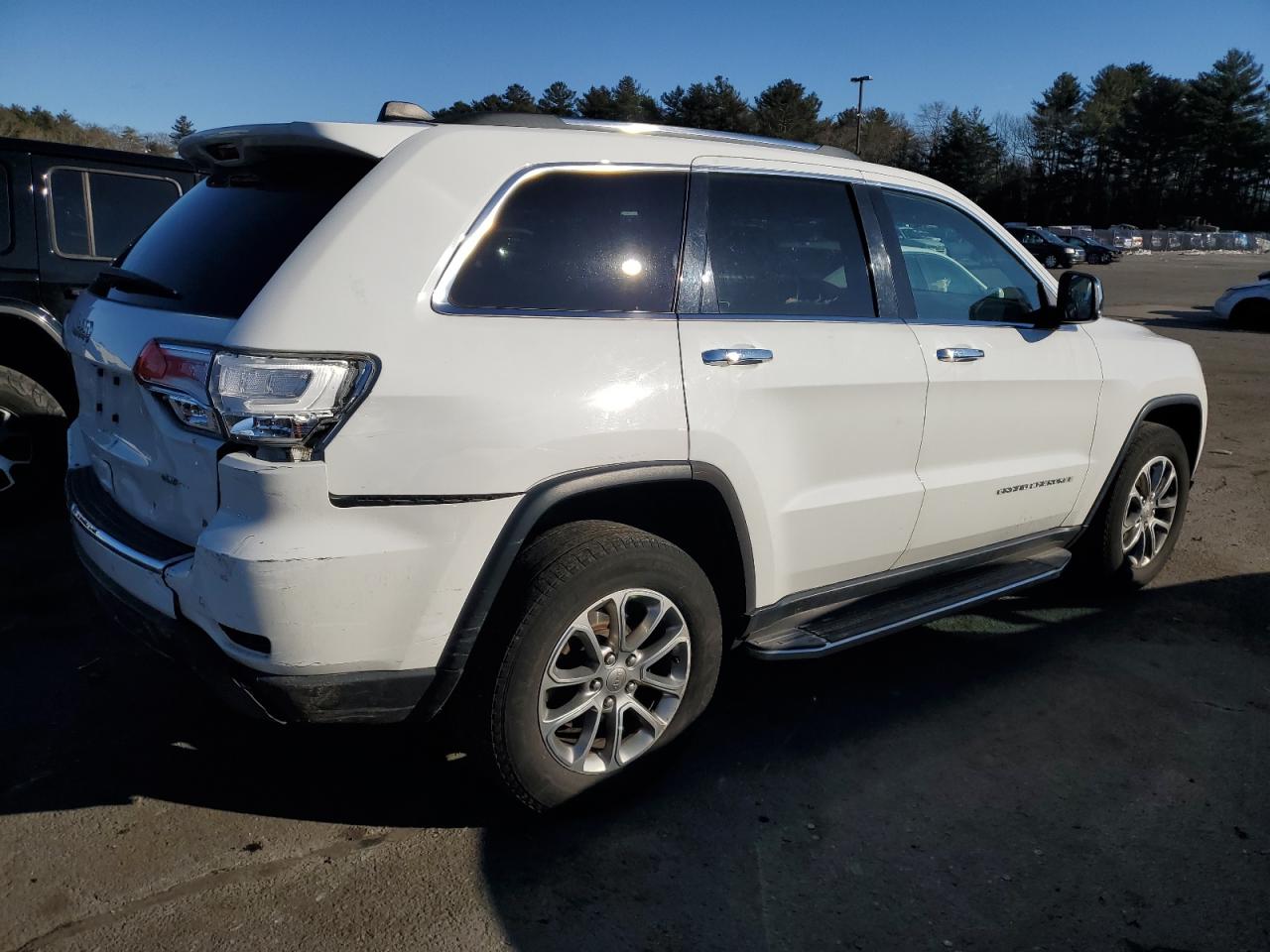 2015 Jeep Grand Cherokee VIN 1C4RJFBG4FC178812 Copart auction photo, rear end / minor dent/scratches damage thumbnail 3