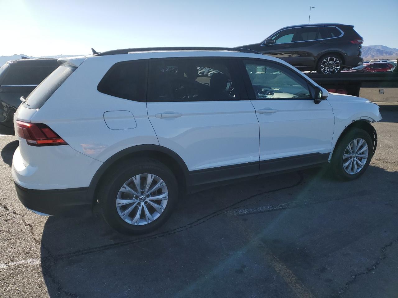2020 Volkswagen Tiguan VIN 3VV1B7AX8LM078127 Copart auction photo, front end damage thumbnail 3