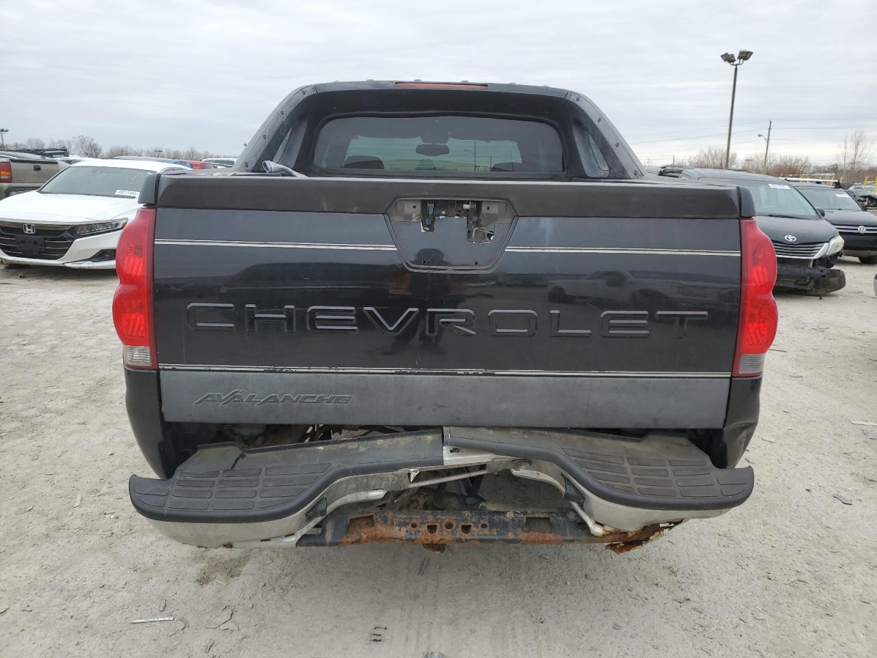 2004 Chevrolet Avalanche VIN 3GNEK12T94G200008 Copart auction photo, rear end / side damage thumbnail 6