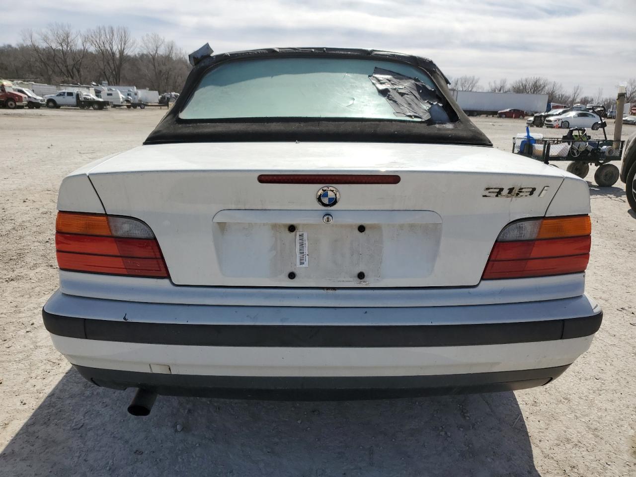 1995 BMW 3er VIN WBABK5321SEC84287 Copart auction photo, front end / minor dent/scratches damage thumbnail 6