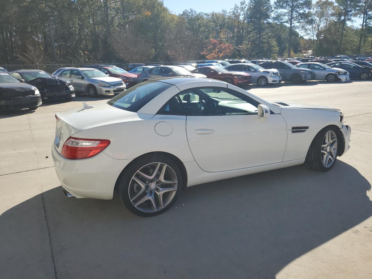 2013 Mercedes-Benz SLK-klasse VIN WDDPK4HA1DF067941 Copart auction photo, front end damage thumbnail 3