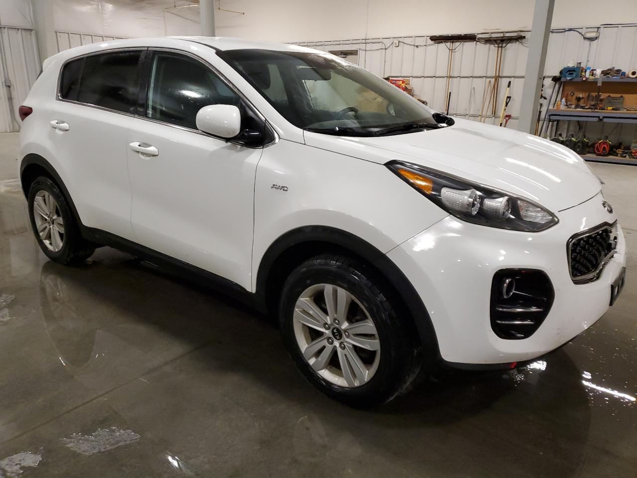 2017 KIA Sportage VIN KNDPMCACXH7162671 Copart auction photo, front end damage thumbnail 4