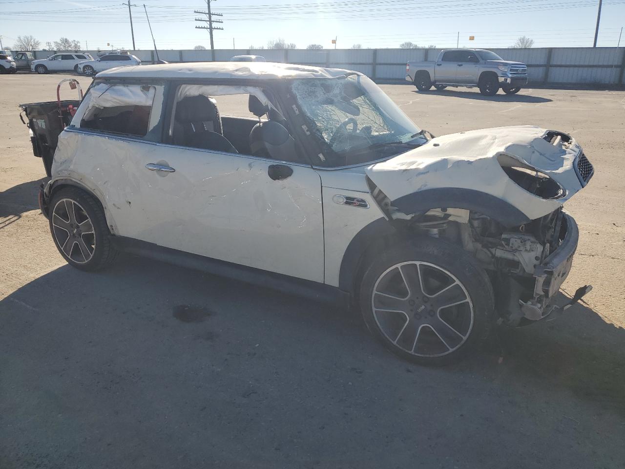 2006 MINI Cooper VIN WMWRE33536TL22282 Copart auction photo, rollover damage thumbnail 4