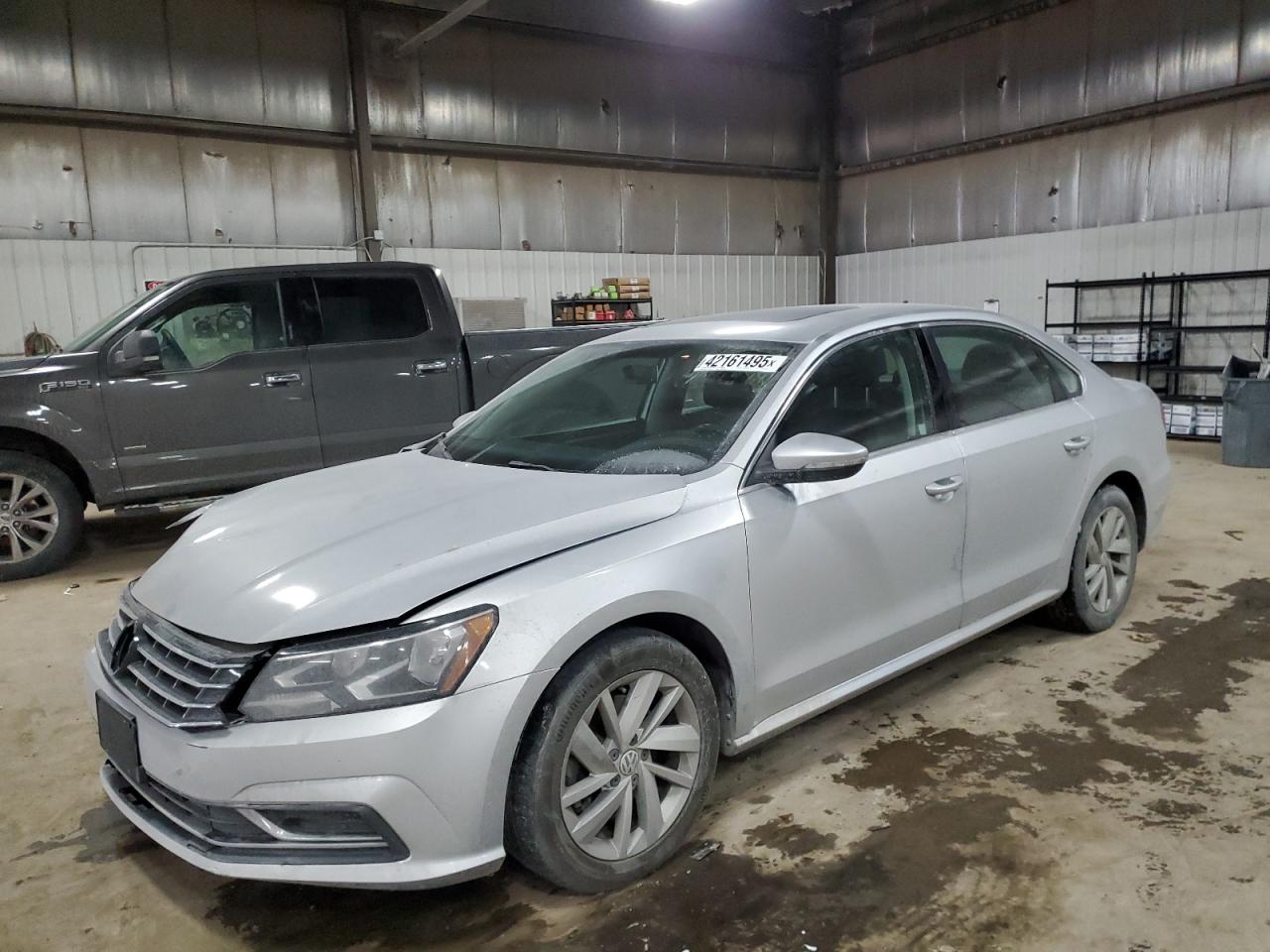 2018 Volkswagen Passat VIN 1VWBA7A3XJC051218