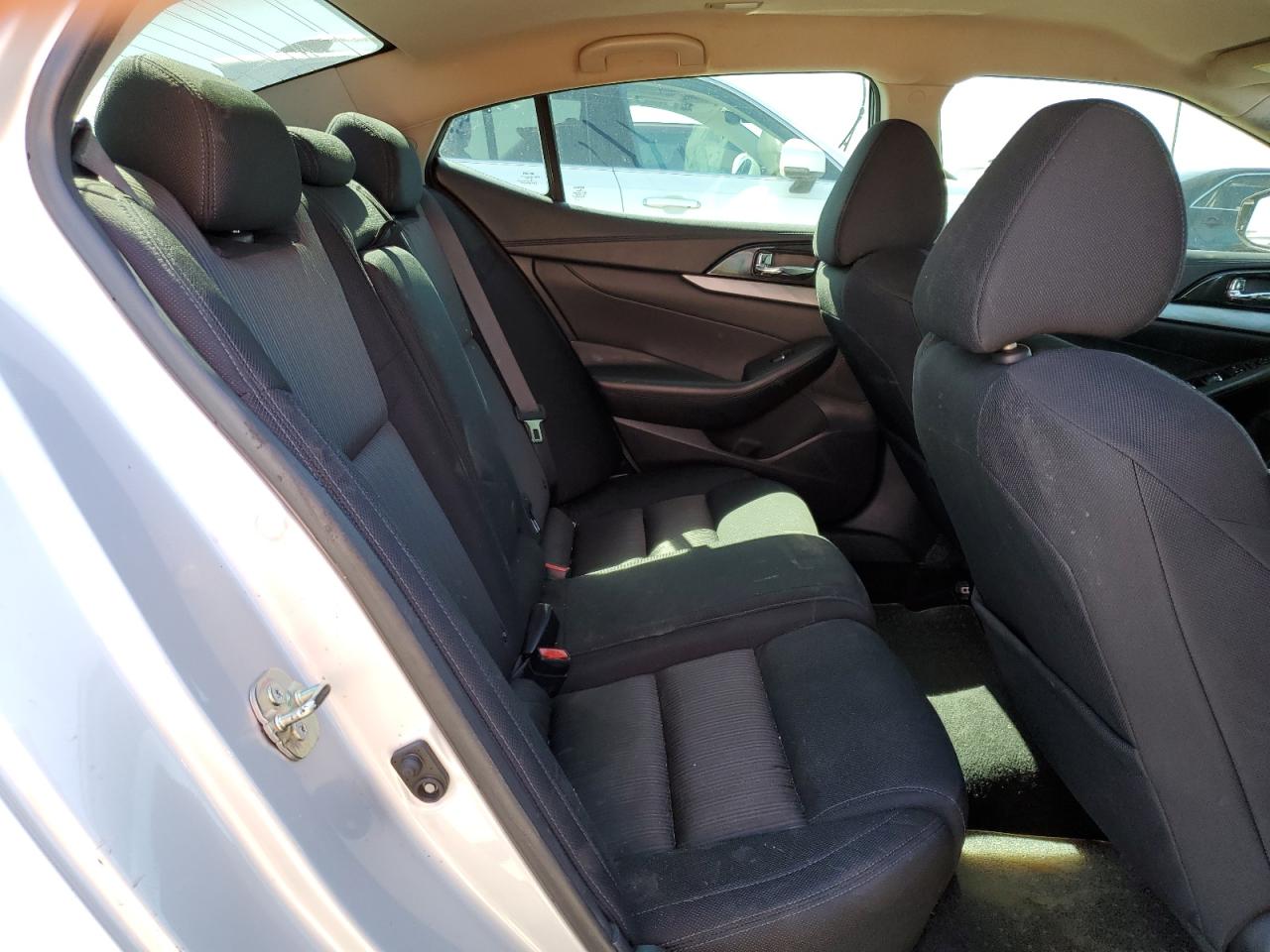 2017 Nissan Maxima VIN 1N4AA6APXHC398110 Copart auction photo, front end / minor dent/scratches damage thumbnail 10
