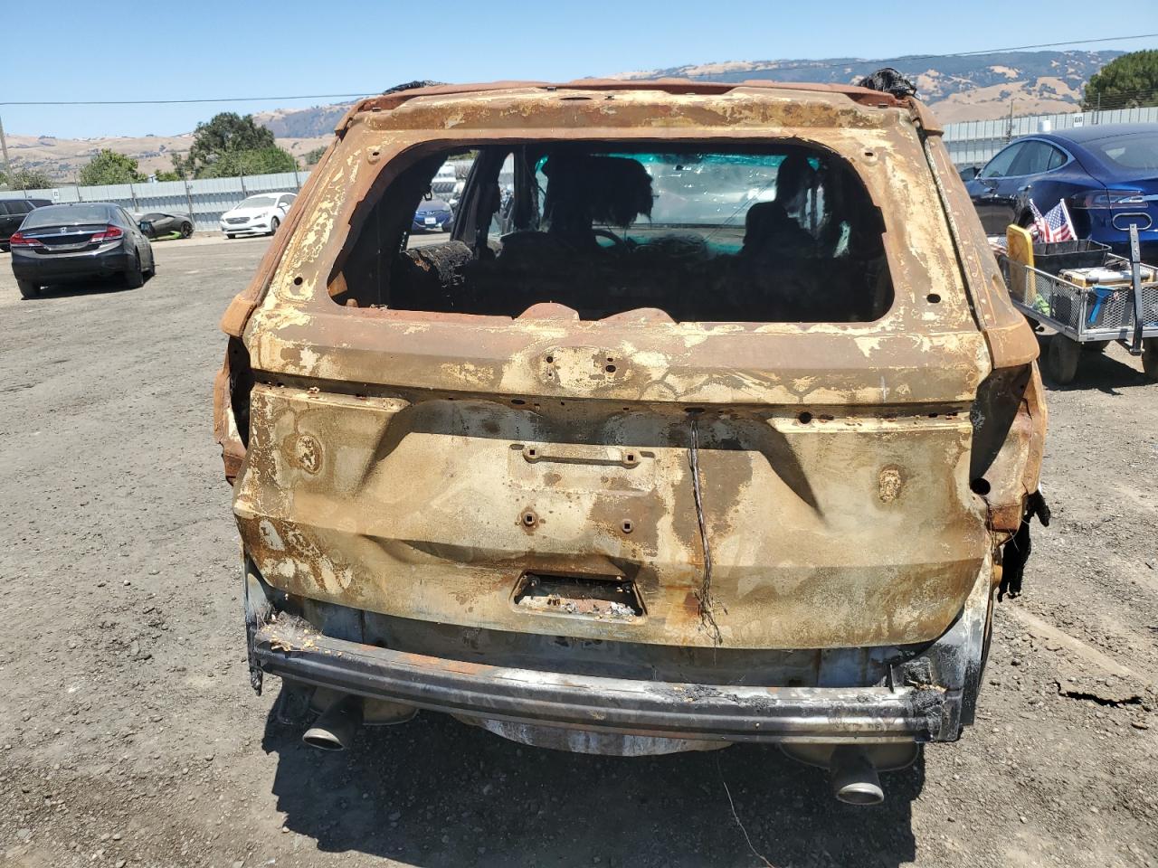 2017 Ford Explorer VIN 1FM5K7D8XHGB64508 Copart auction photo, burn - interior / burn damage thumbnail 6