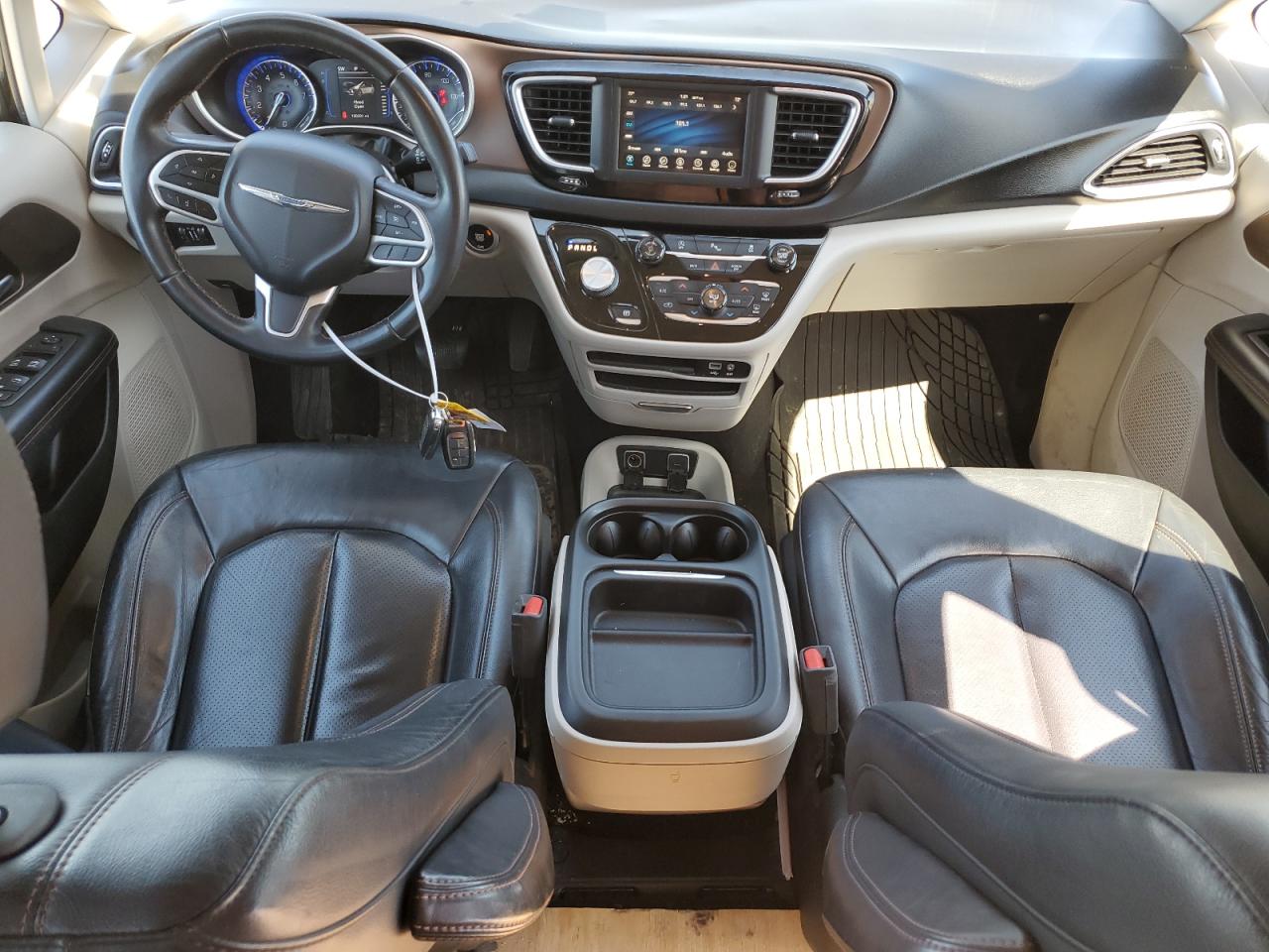 2018 Chrysler Pacifica VIN 2C4RC1BG0JR113632 Copart auction photo, side / front end damage thumbnail 8