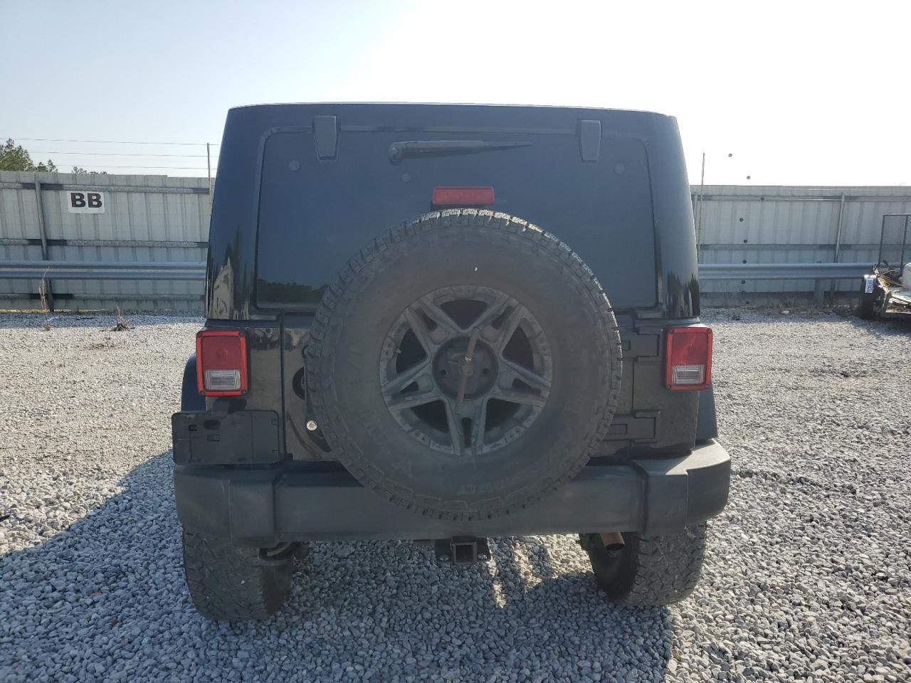 2016 Jeep Wrangler VIN 1C4BJWFG7GL154288 Copart auction photo, minor dent/scratches damage thumbnail 6