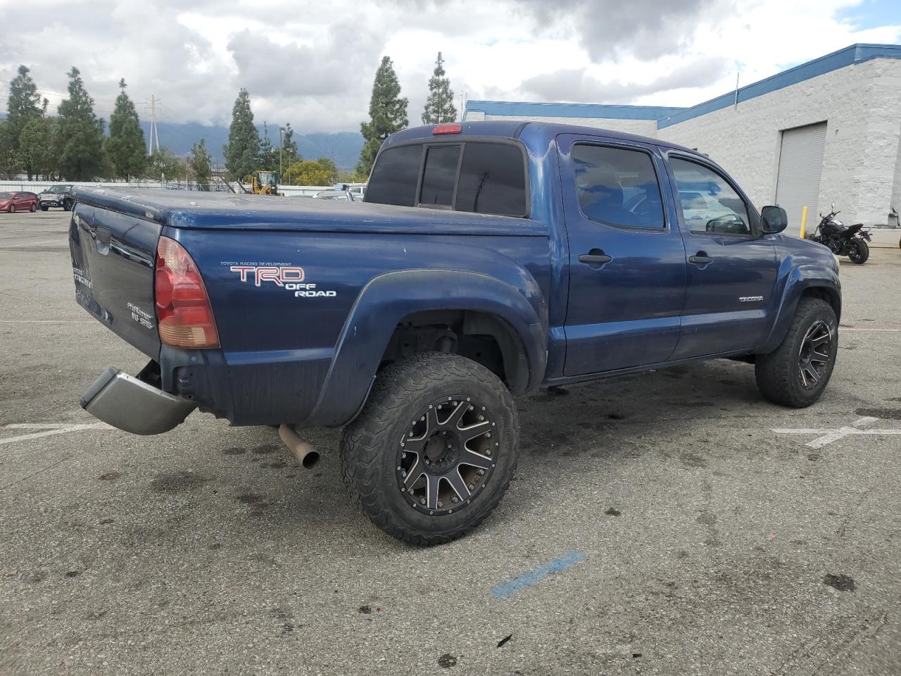 2006 Toyota Tacoma VIN 5TEJU62N86Z230611 Copart auction photo, front end / rear end damage thumbnail 3