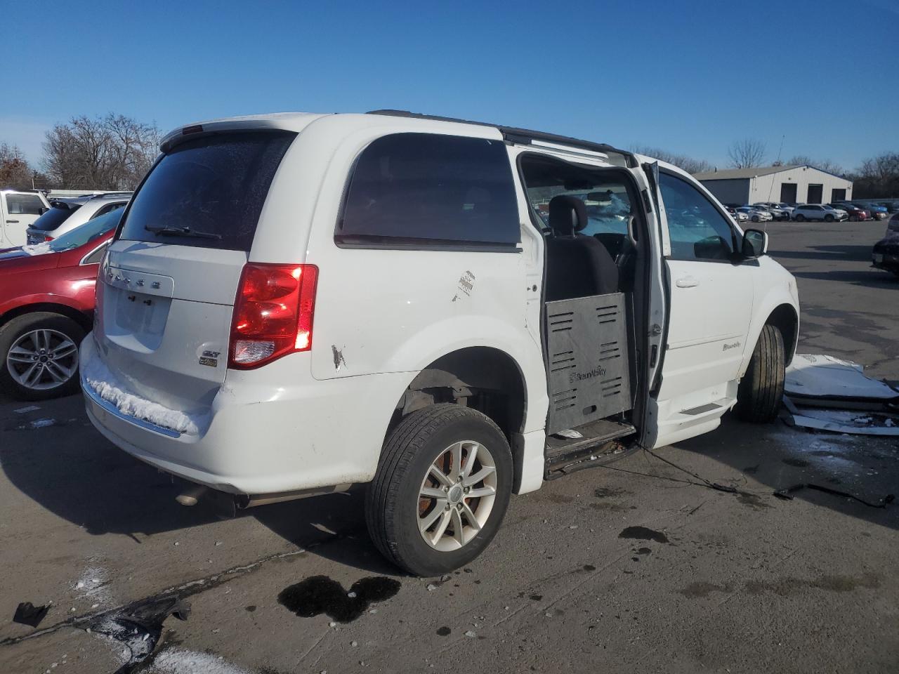 2014 Dodge Caravan VIN 2C4RDGCGXER392124 Copart auction photo, side damage thumbnail 3