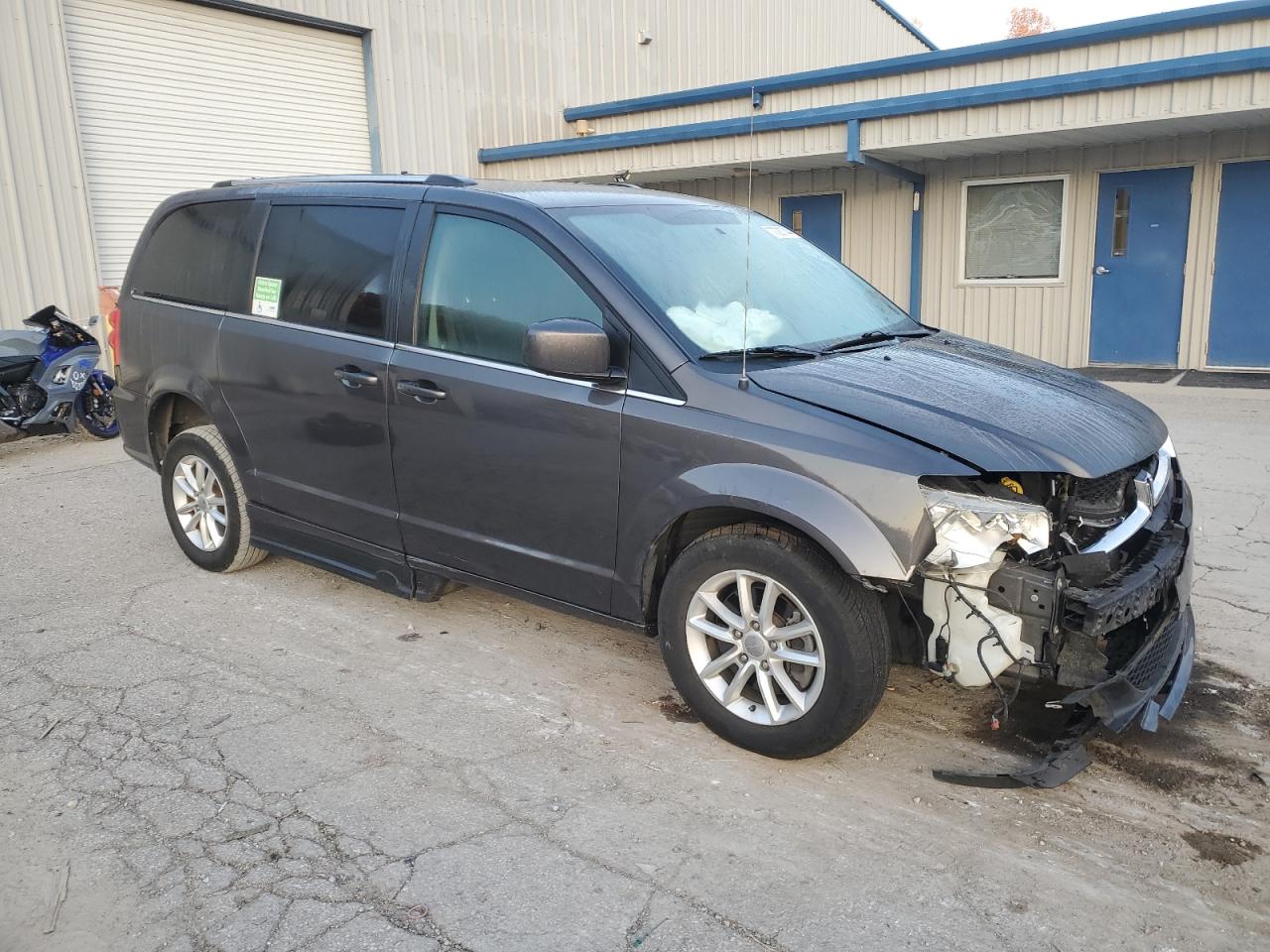 2018 Dodge Caravan VIN 2C4RDGCGXJR207659 Copart auction photo, front end damage thumbnail 4