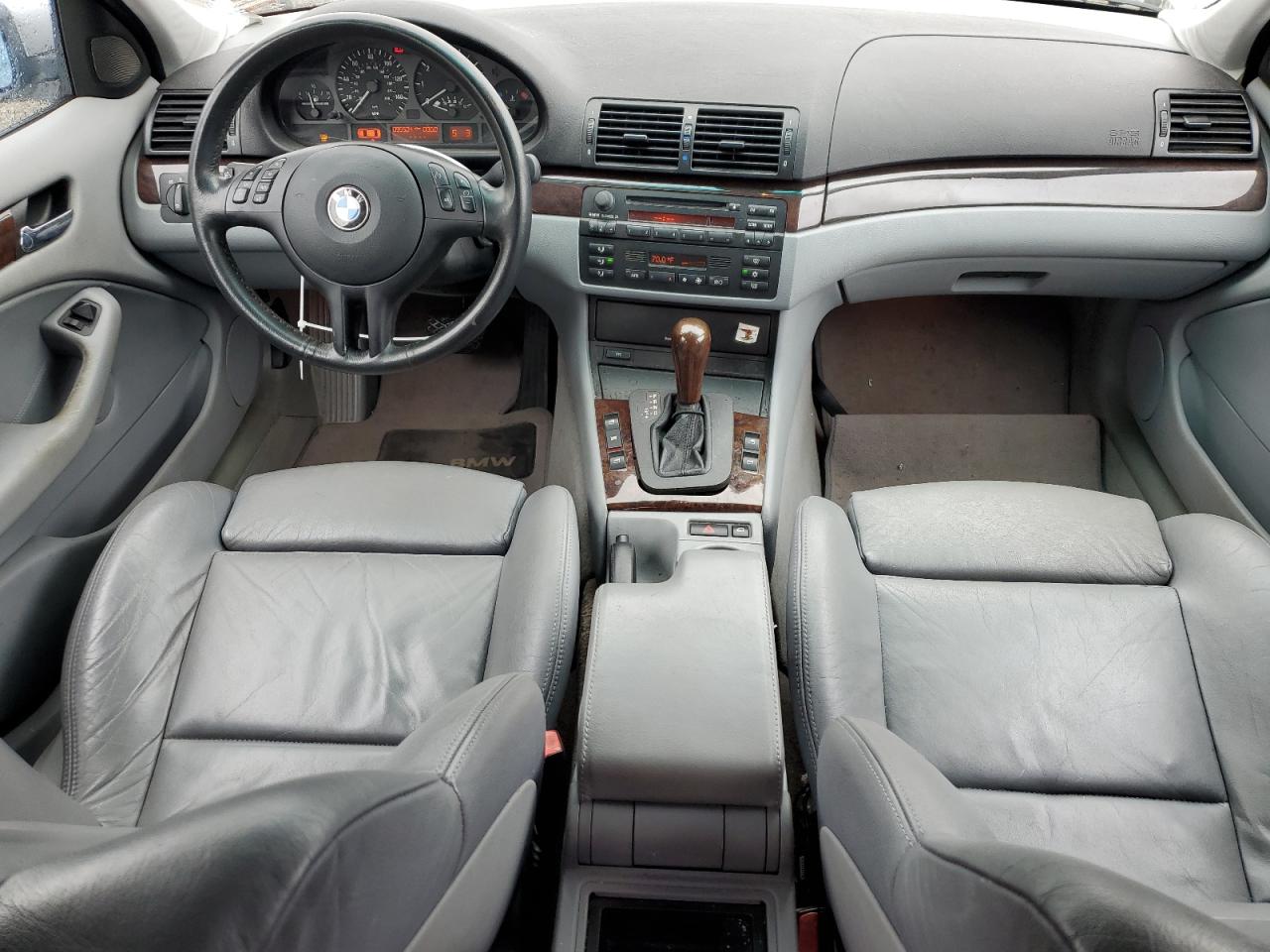 2003 BMW 3er VIN WBAEV33403KL83340 Copart auction photo, front end / side damage thumbnail 8
