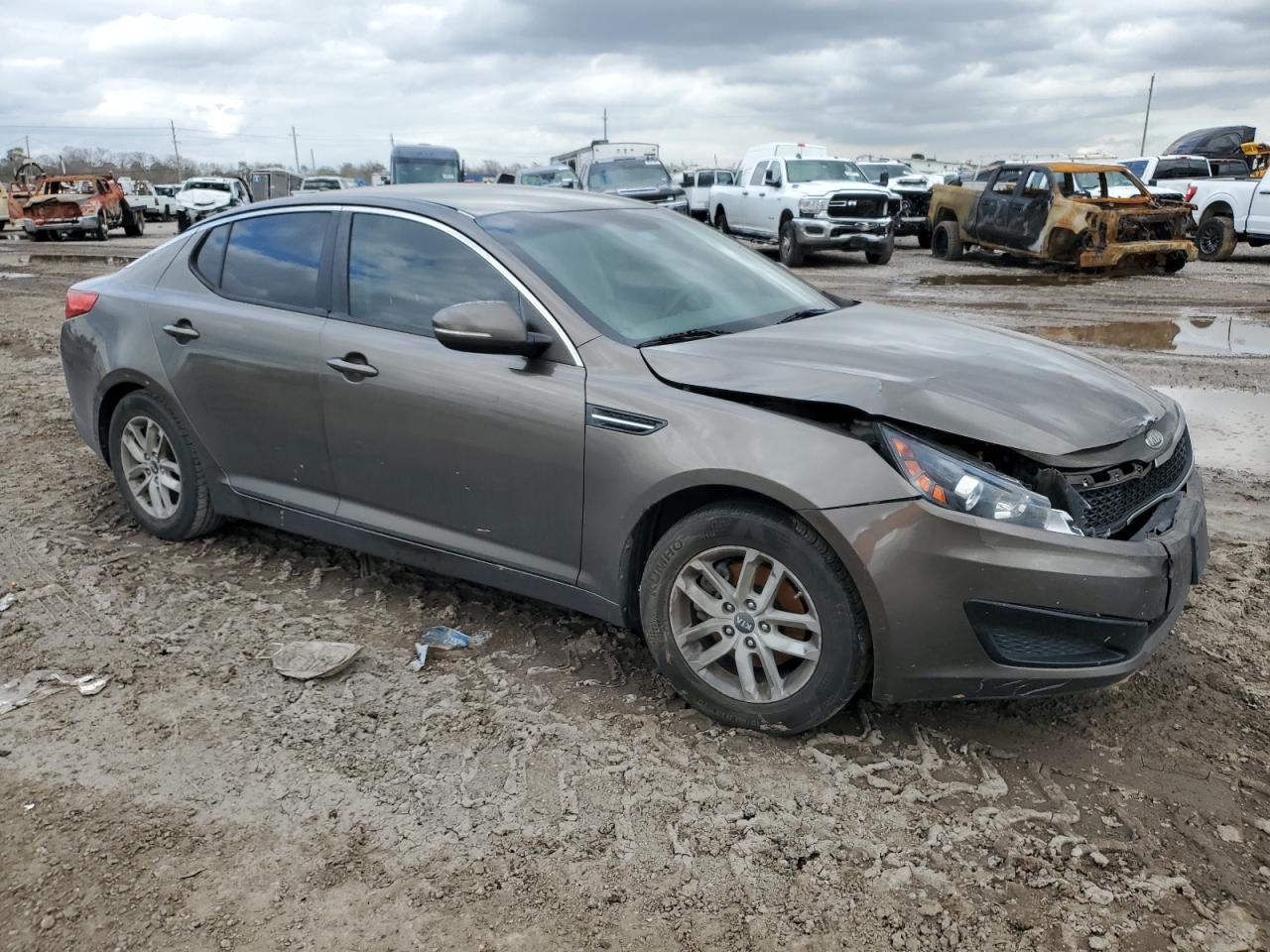2011 KIA Optima VIN KNAGM4A72B5058085 Copart auction photo, front end / minor dent/scratches damage thumbnail 4
