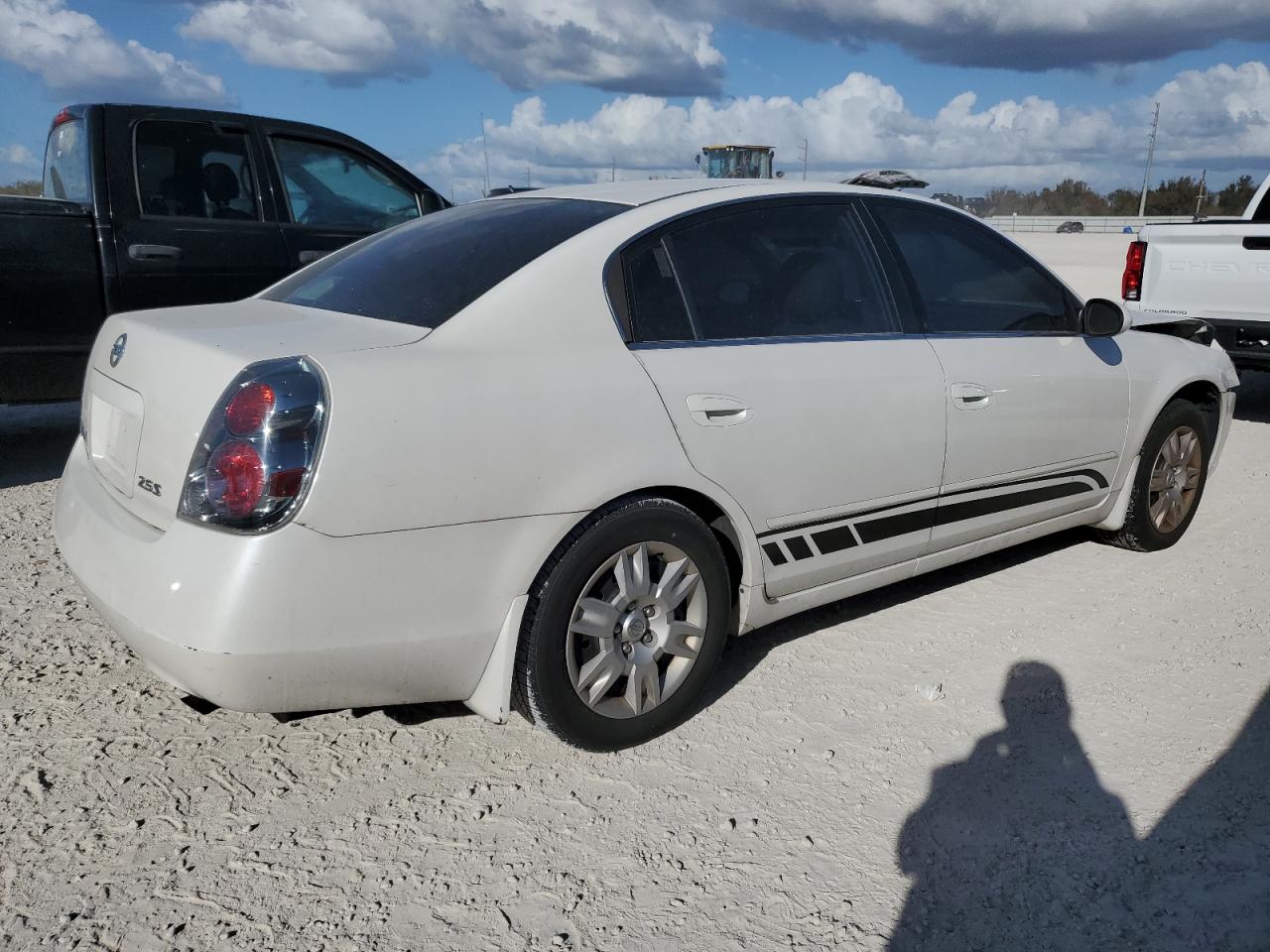 2005 Nissan Altima VIN 1N4AL11D25C152313 Copart auction photo, front end damage thumbnail 3