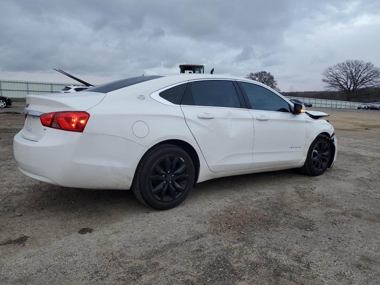 2017 Chevrolet Impala VIN 1G1105S31HU180577 Copart auction photo, front end / side damage thumbnail 3