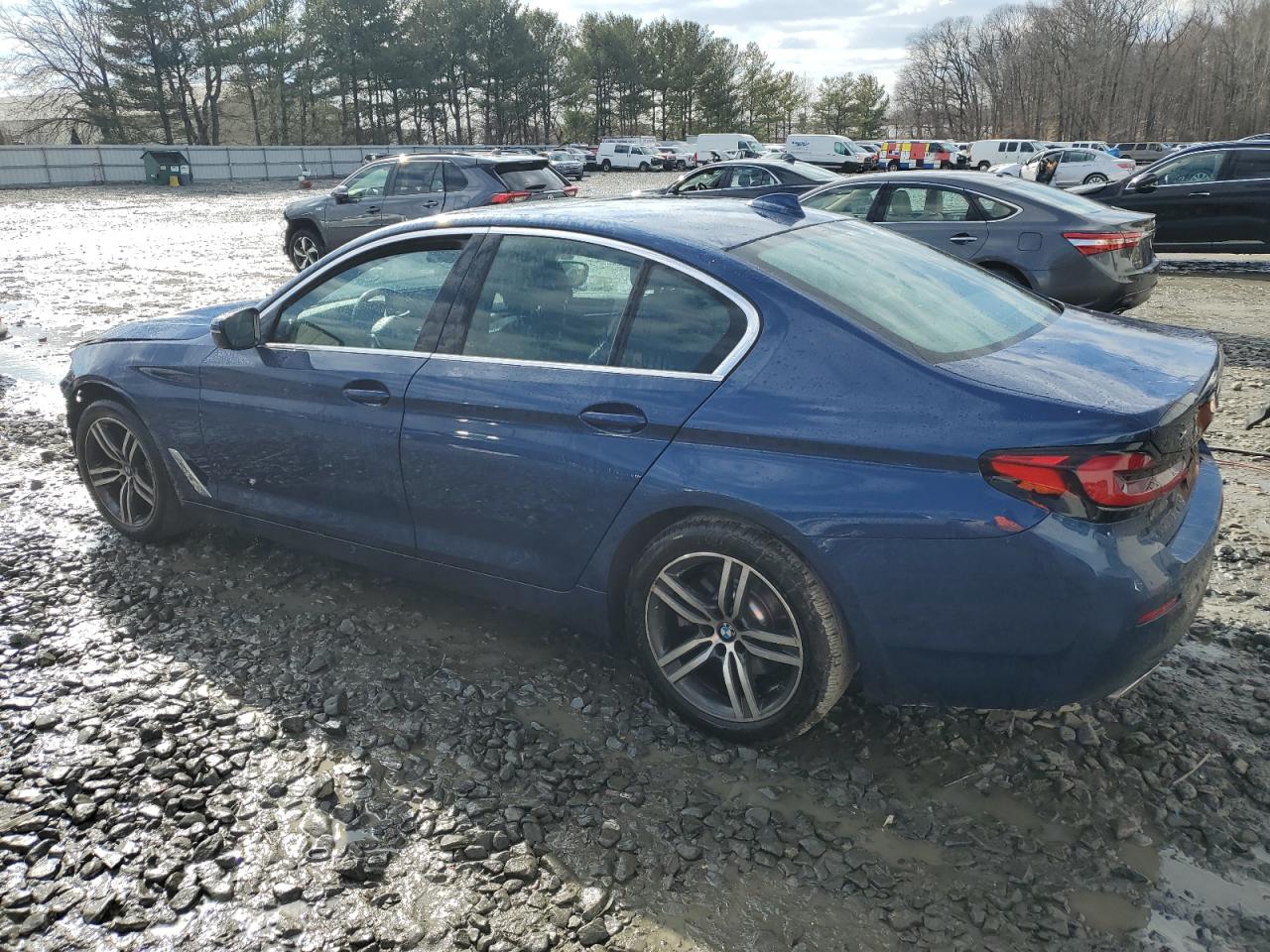 2022 BMW 5er VIN WBA13BJ01NWX68268 Copart auction photo, front end damage thumbnail 2